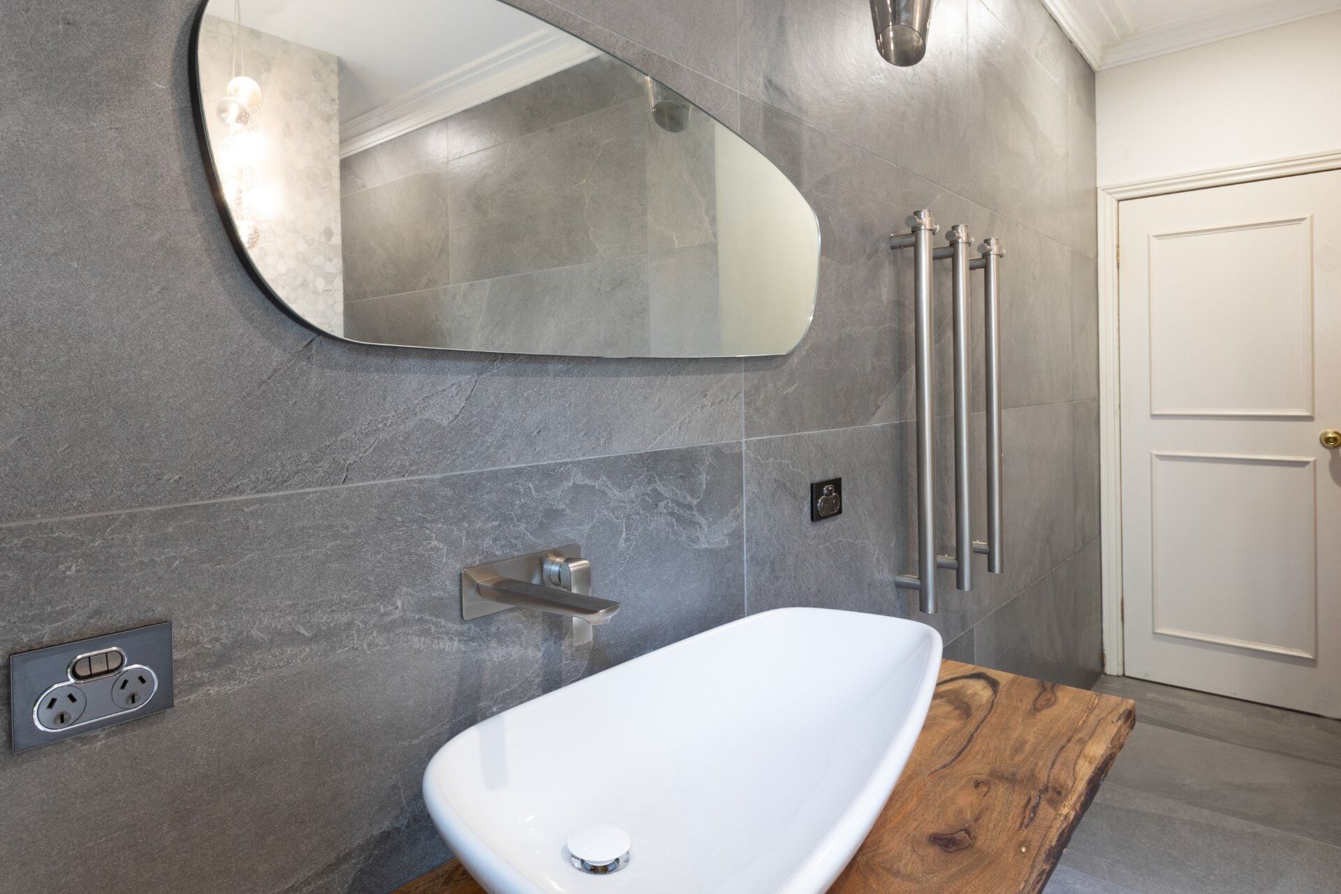 DEEPDENE - Terry St | Bathroom Renovation