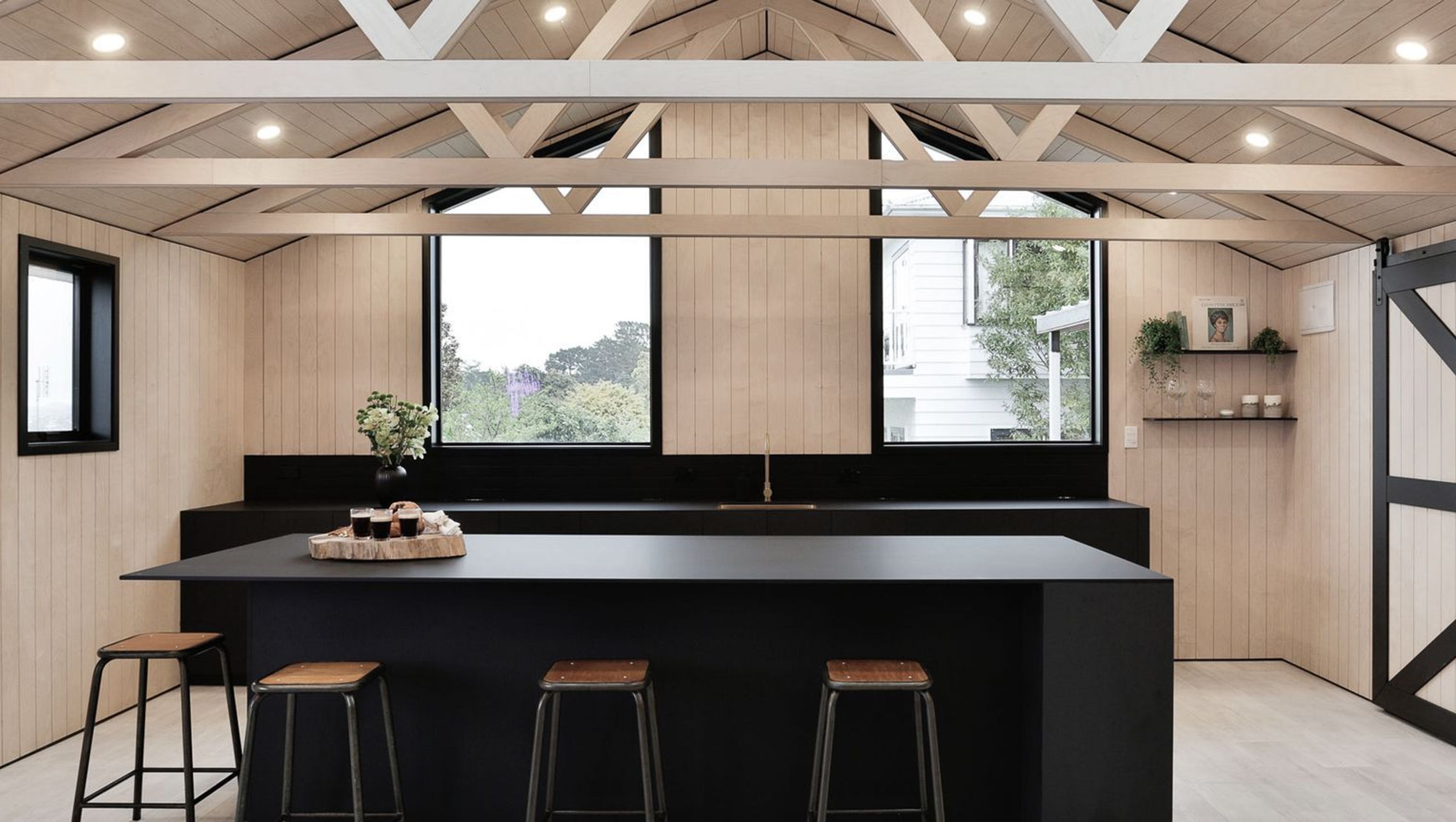 70s Garage Modern Space
