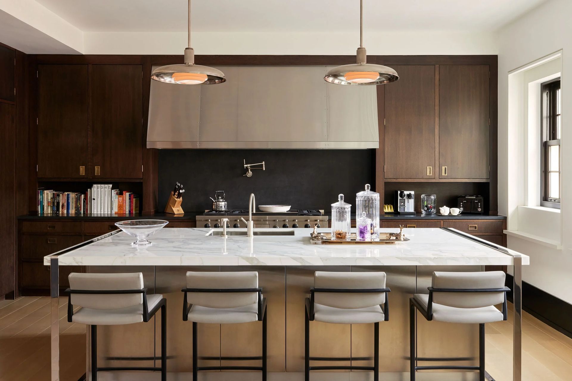 greenwich-avenue-duplexkitchenisland-range-wall-ap-compressed.jpg