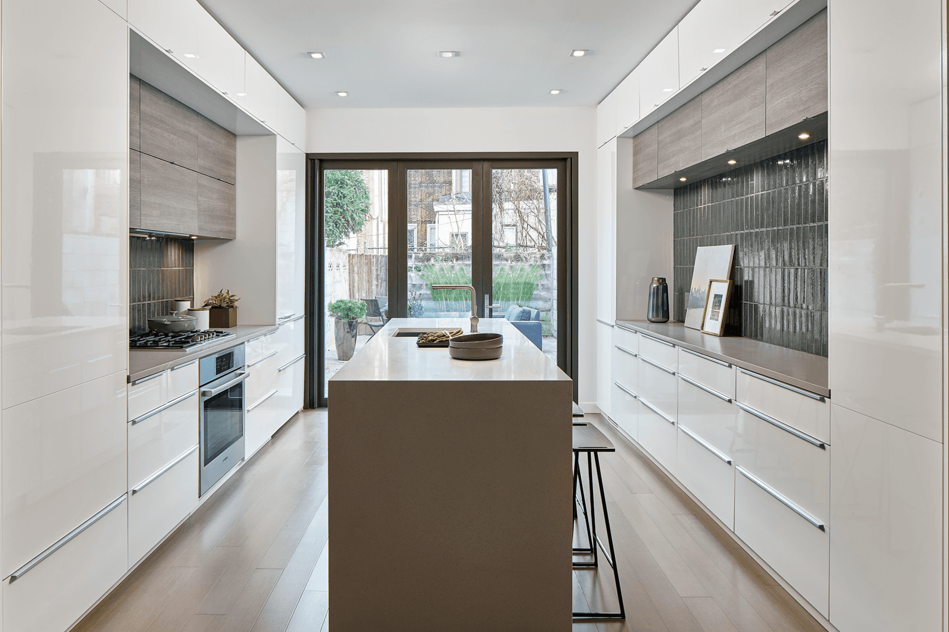 kYd-Logan-Square-Town-House-06.png