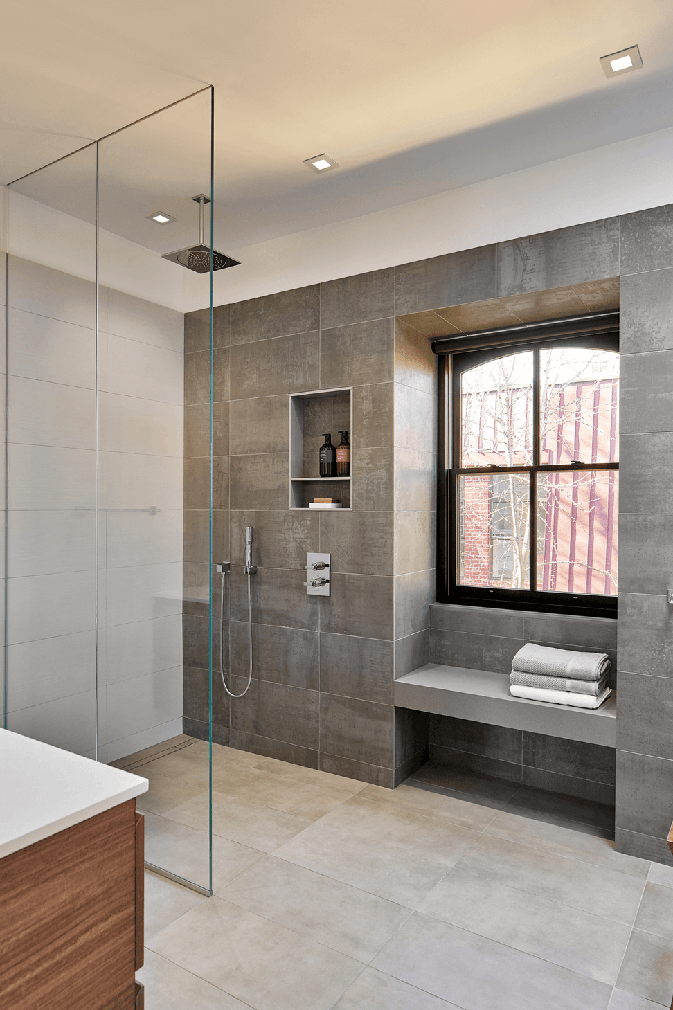 kYd-Logan-Square-Town-House-14.png