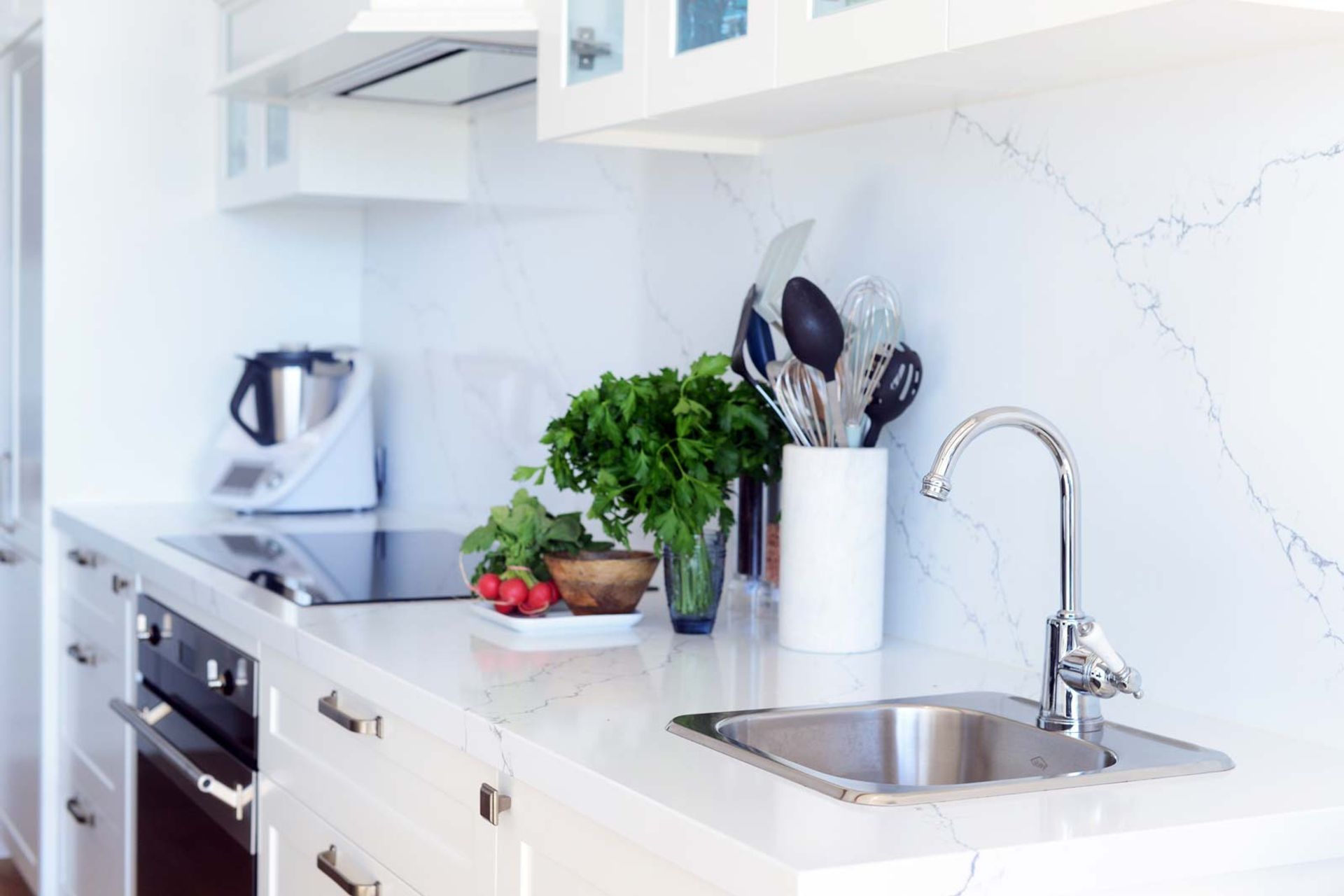 kitchen-design-palm-beach-fisher-paykel-dulux-polyurethane-quantum-quartz-miele-smeg-blanco-blum-66.jpg