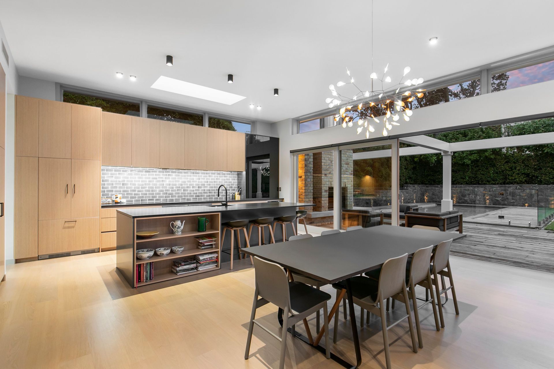 kitchen-dining-backyard.jpg