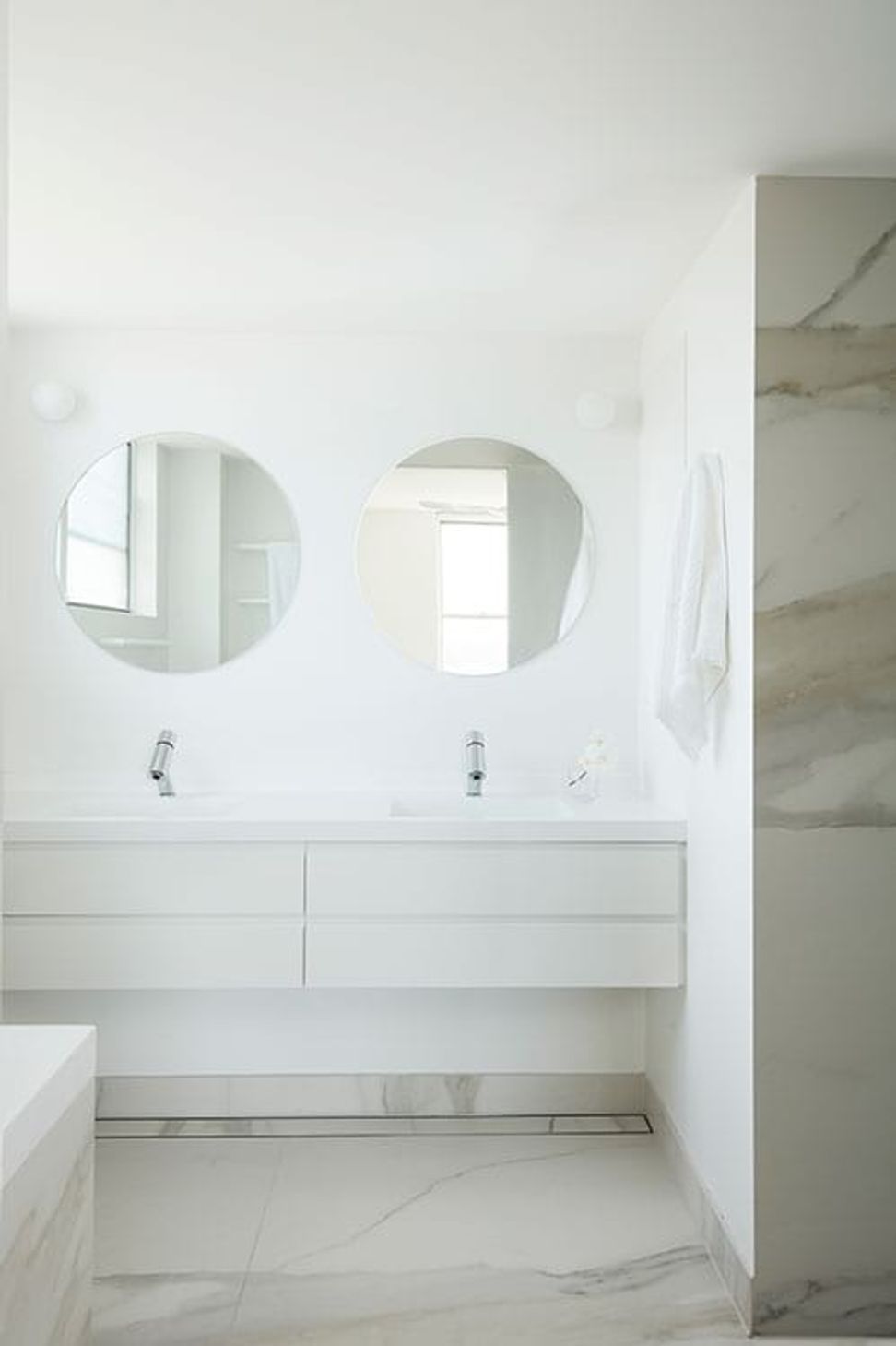 Elizabeth Bay Apartment