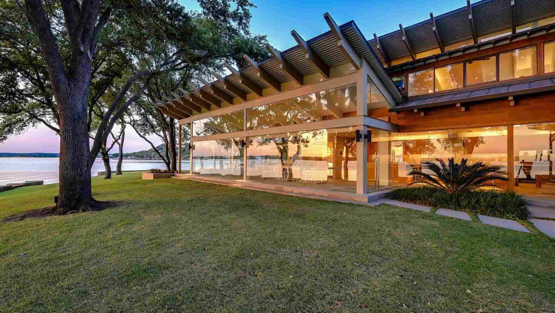 Horseshoe Bay Residence banner