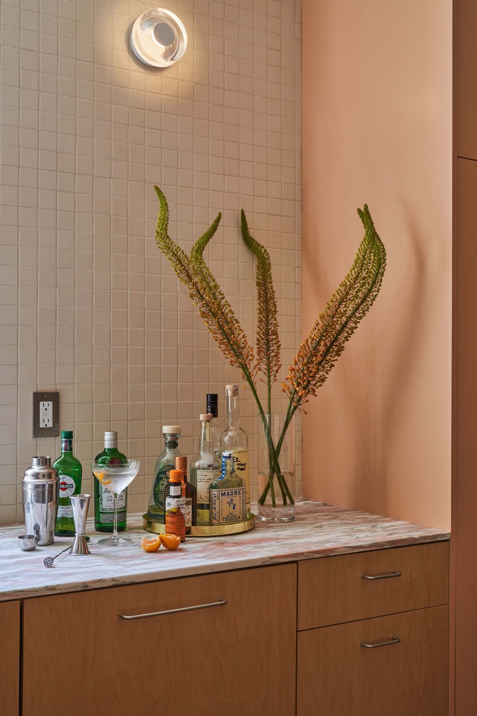 plymouththewarreninteriordesignkitchenbarvignettemarble-08.jpg
