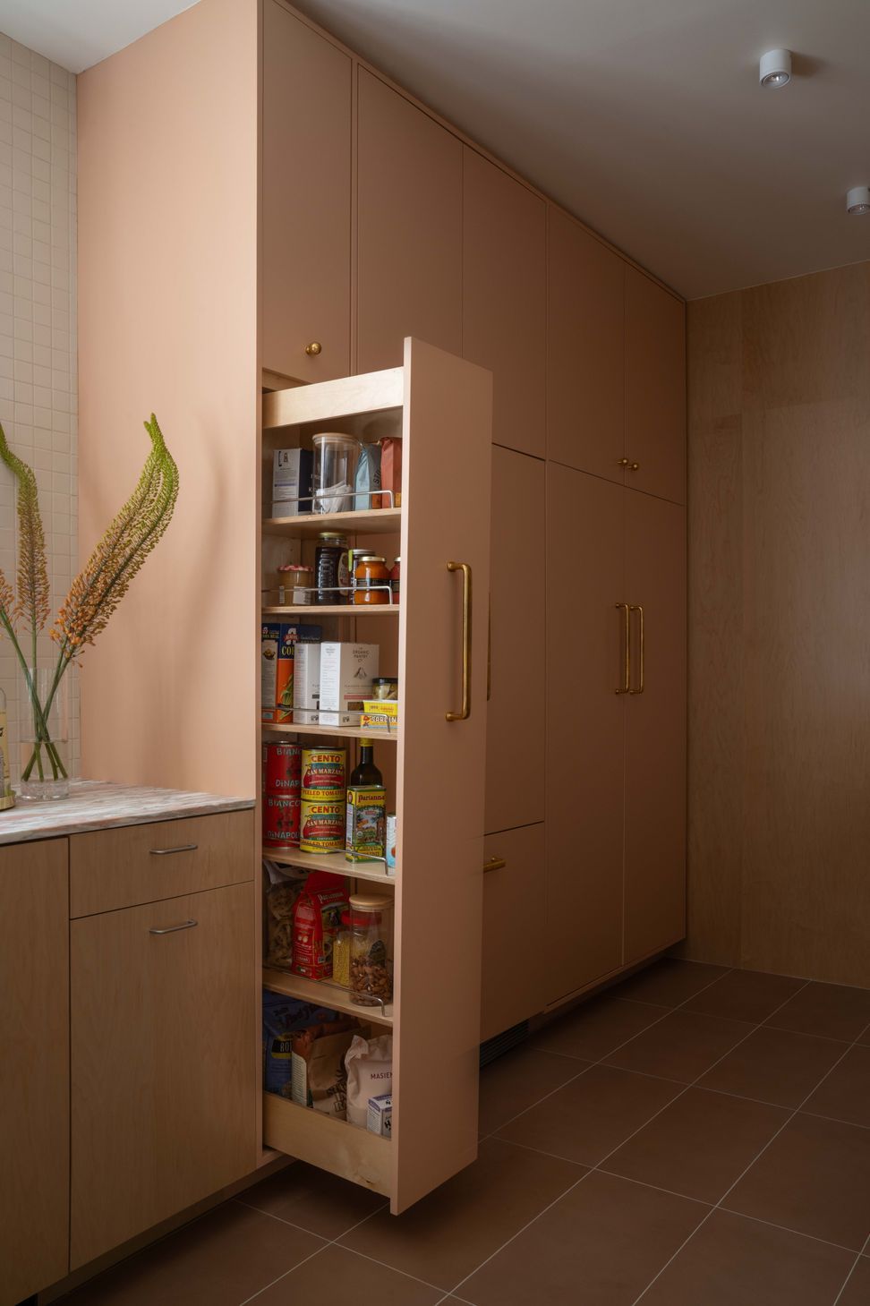 plymouththewarreninteriordesignkitchenremodelcustompulloutpantry-04.jpg
