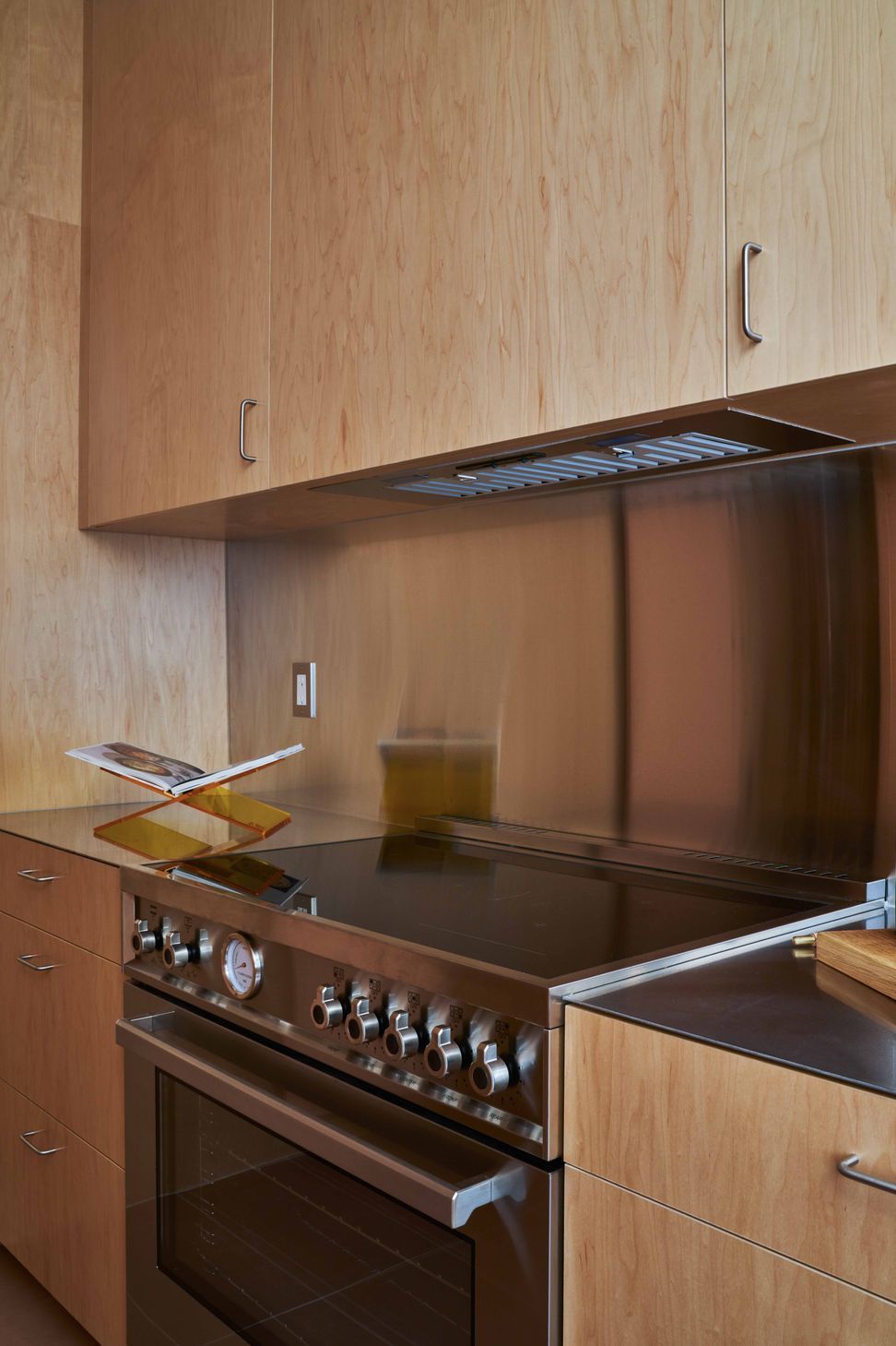 plymouththewarreninteriordesignkitchenremodelstainlesssteelrangeandbacksplash-03.jpg