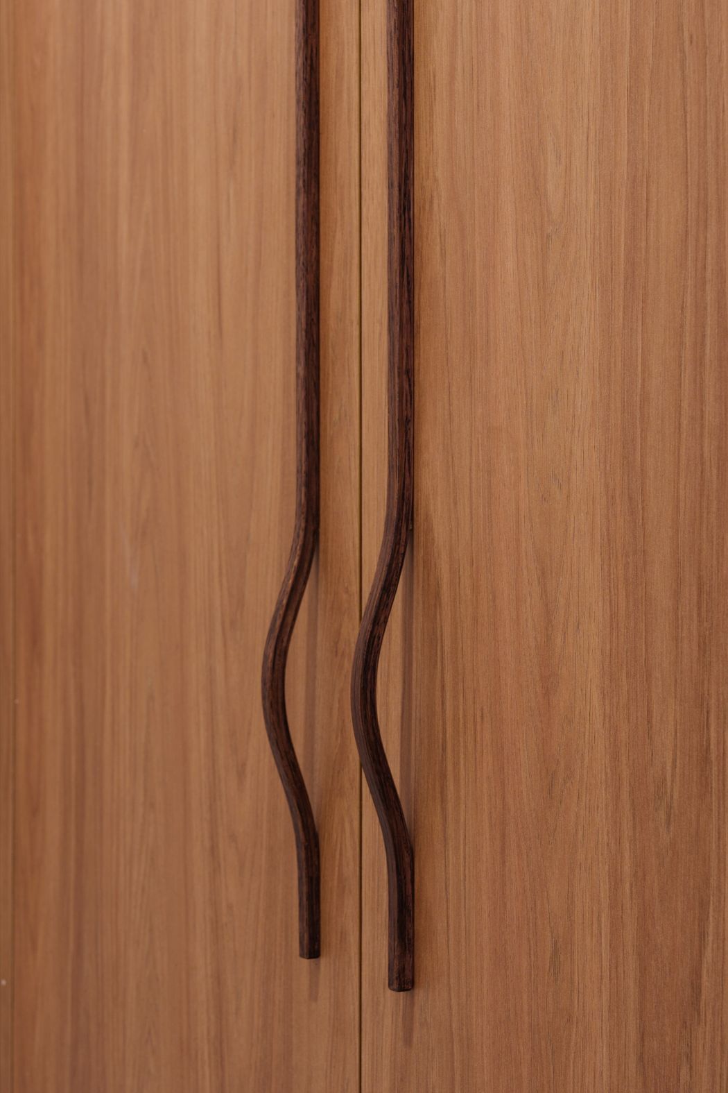 project-photo-chicama-thin-ebony-stained-672mm-ofcentre-wave-ap-compressed.jpg