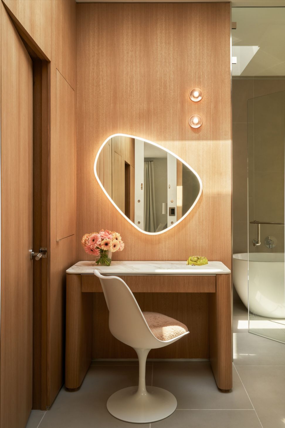 the-warren-fryman-project-luxury-bathroom-makeup-vanity-design-studio-city-ap-compressed.jpg