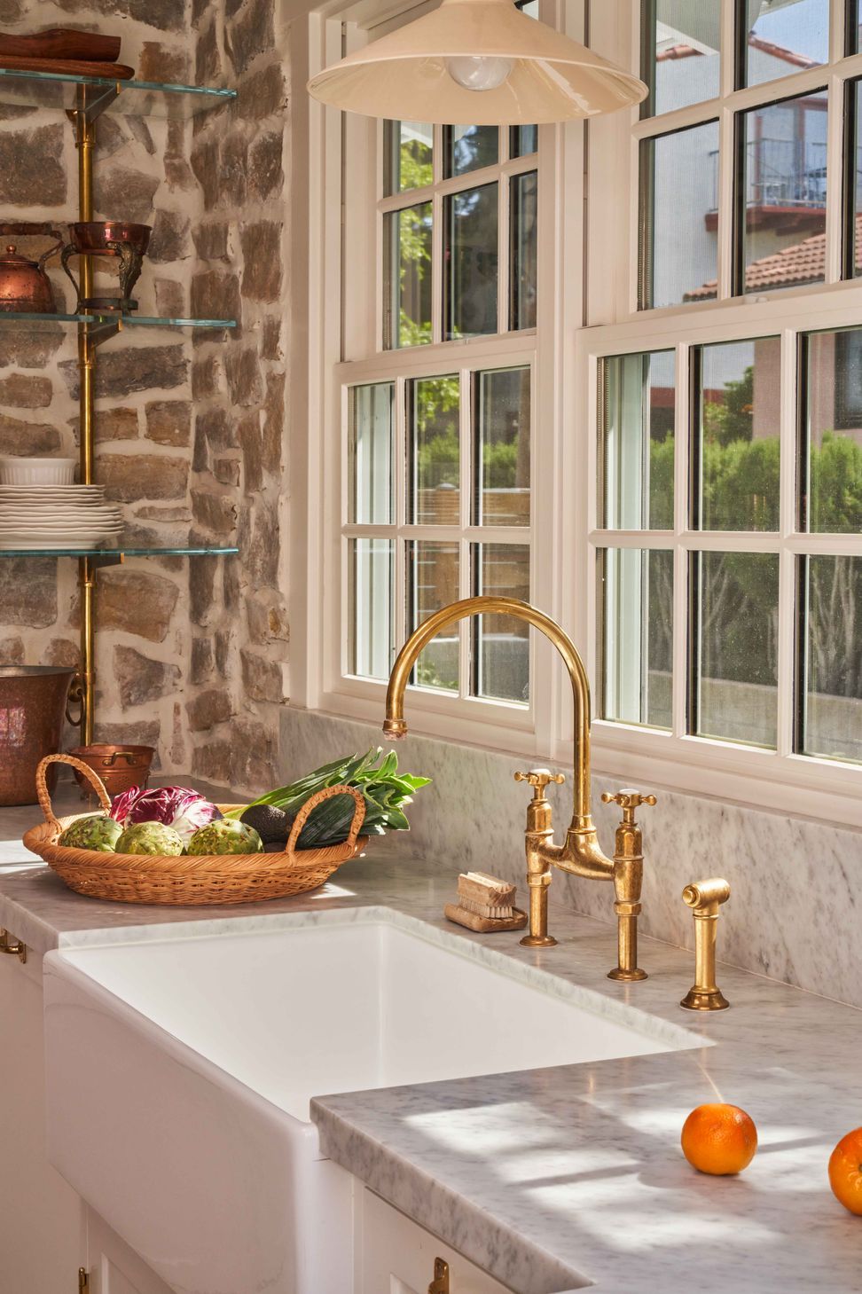 the-warren-linda-vista-english-cottage-kitchen-brass-faucet-farmhouse-sink-04-v2.jpg