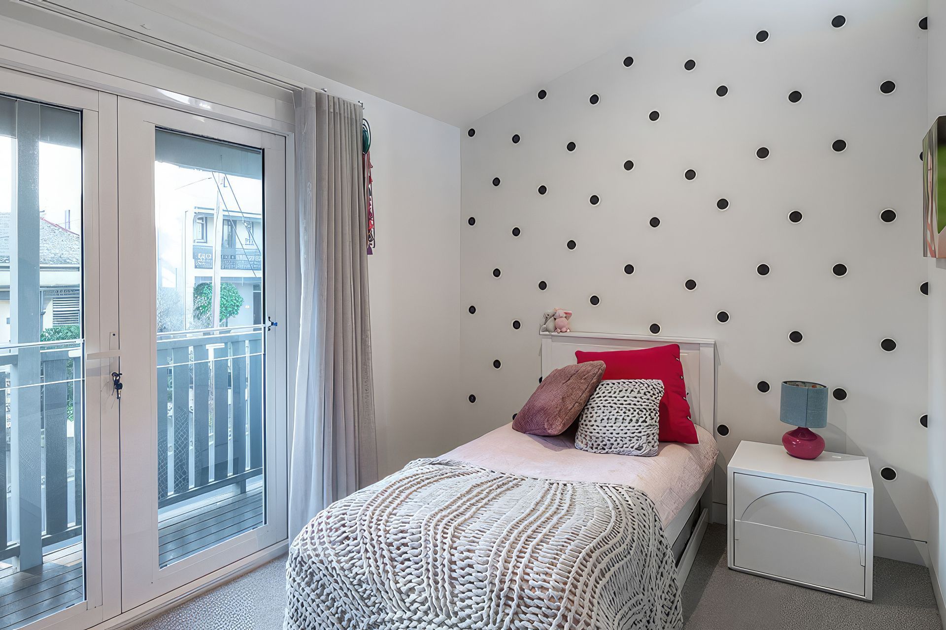 up55-Rowntree-Street-Birchgrove-1000x600-Image-51-fix-standard-scale-200x.jpg