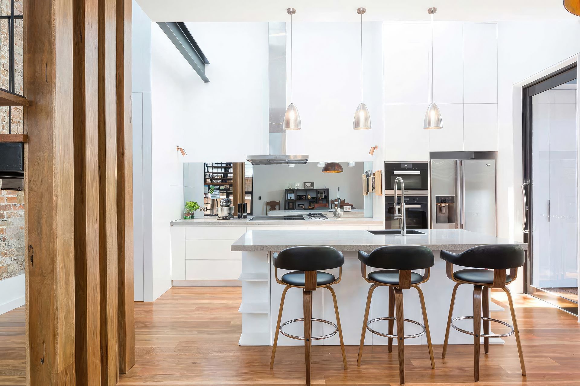 up6-Kitchen-front-on-fix-standard-scale-200x.jpg