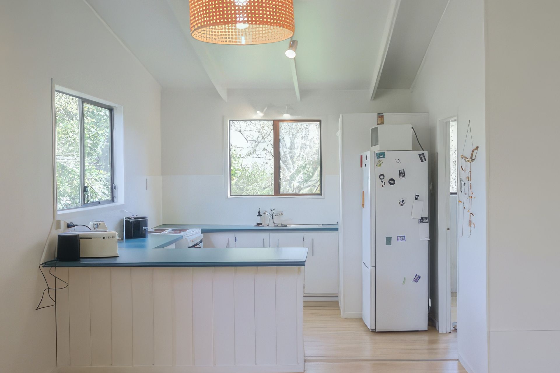 upstanmore-bay-kitchen-renovation-before-mp835ly5VVixEJ9G-fix-standard-scale-400x.jpg