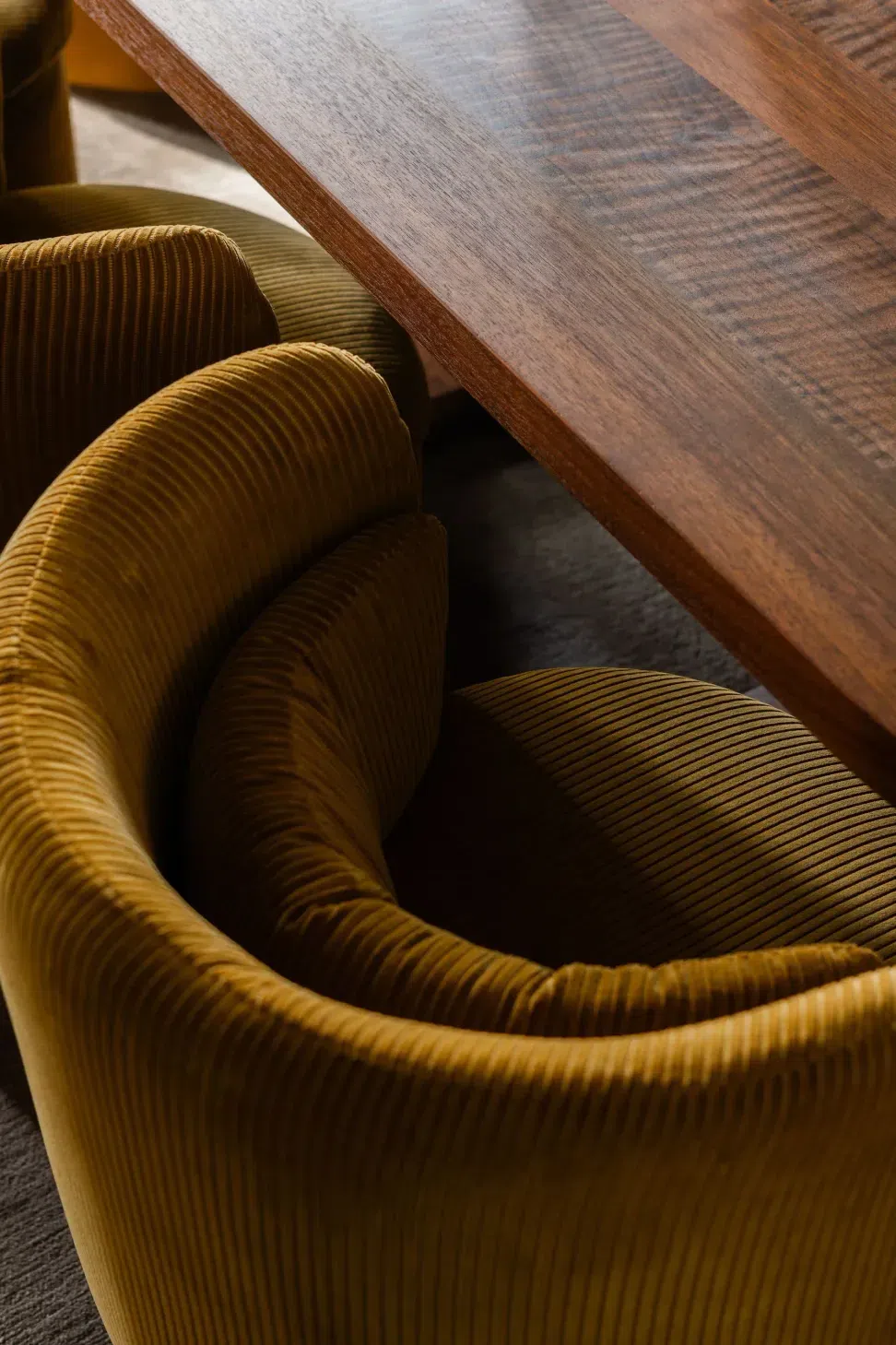 00eDiningRoomChairDetail.webp