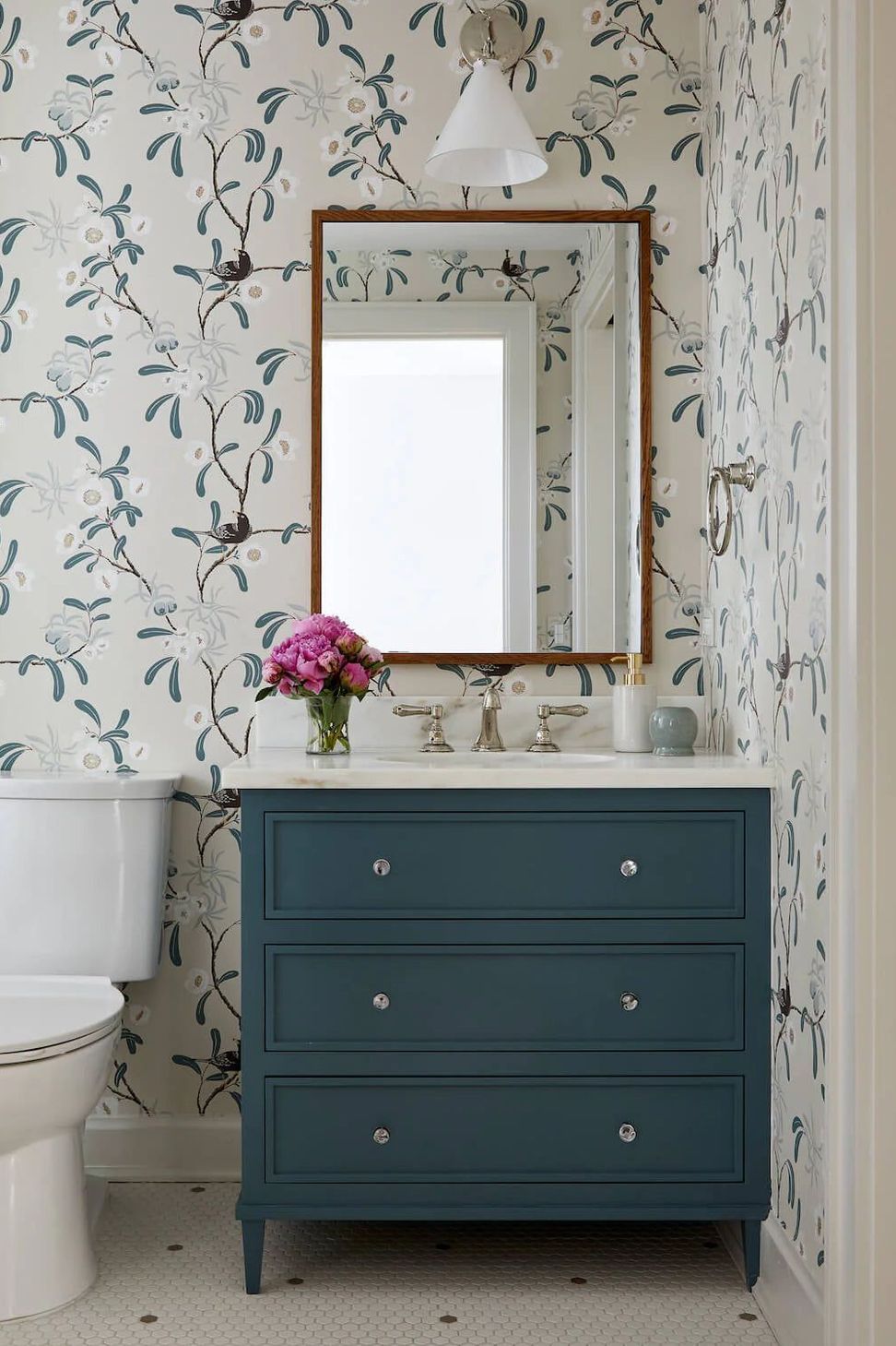 011upstairsbathroom4741.jpg