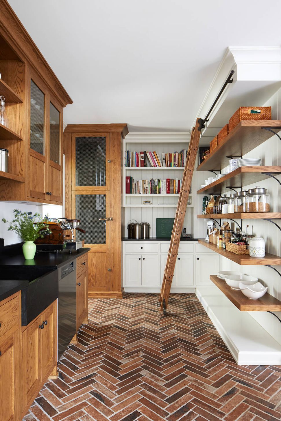 023pantry2768511.jpg