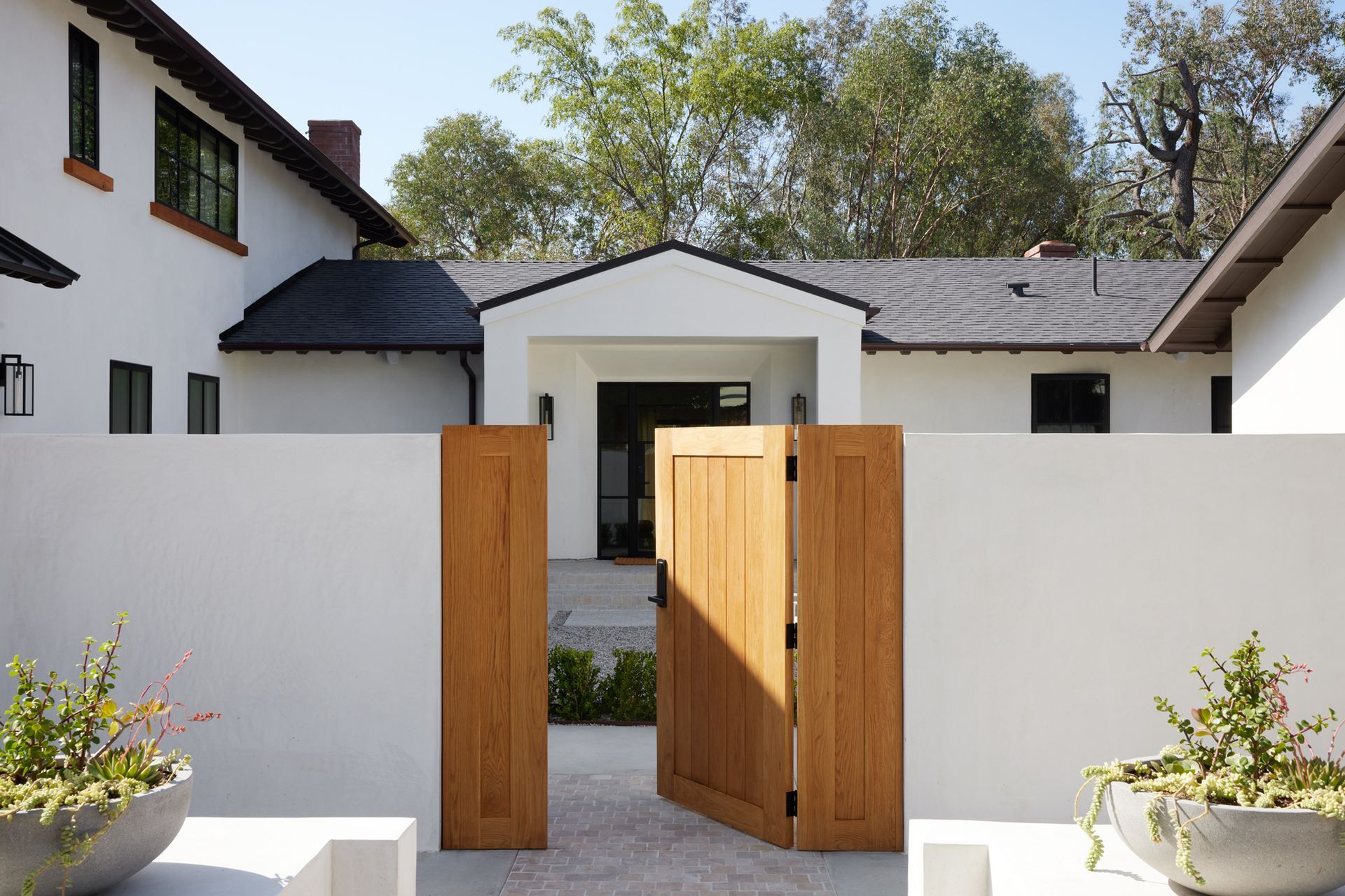 1-Front-Yard.jpg