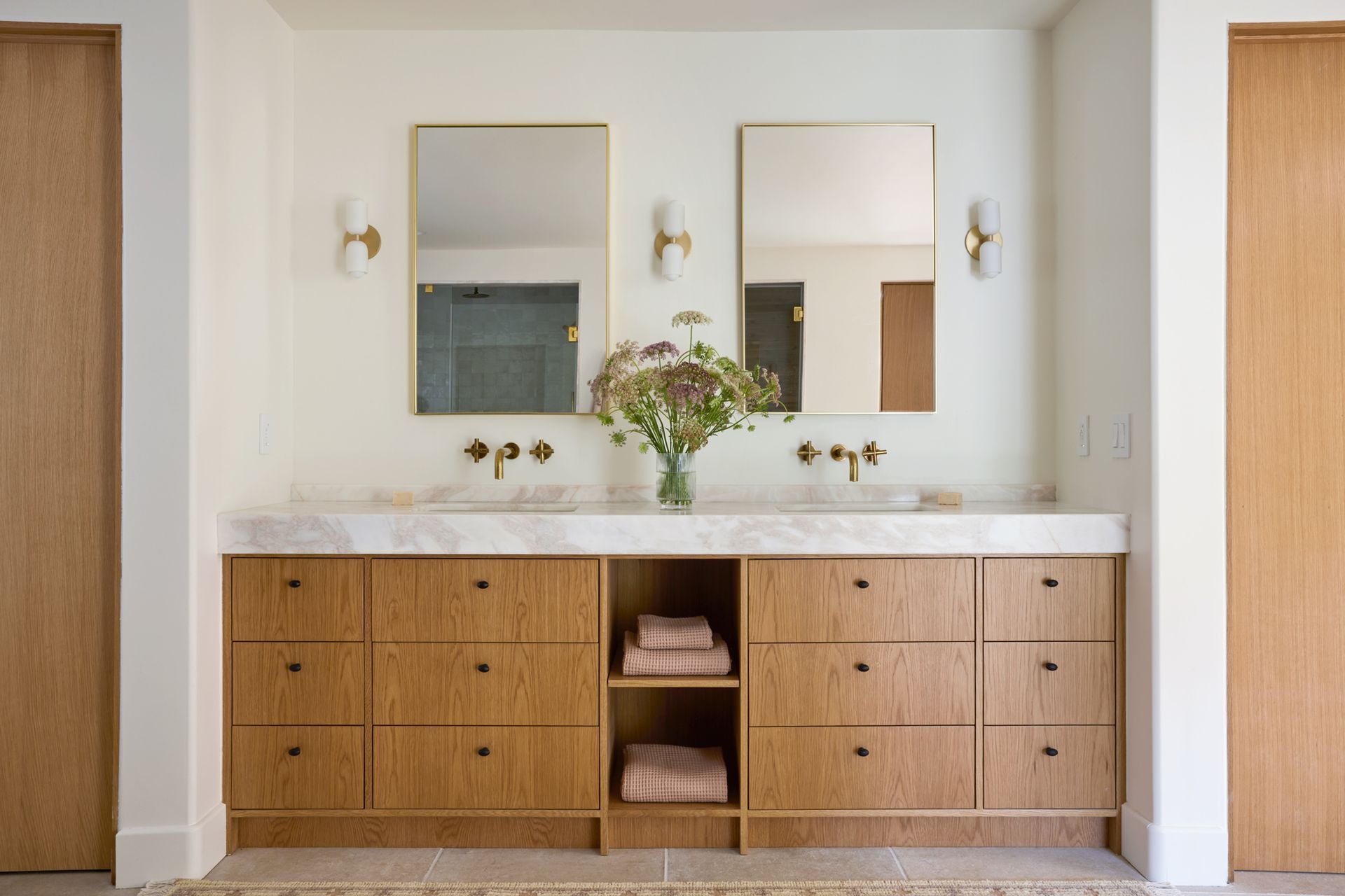 16-Master-Bathroom-Vanity.jpg