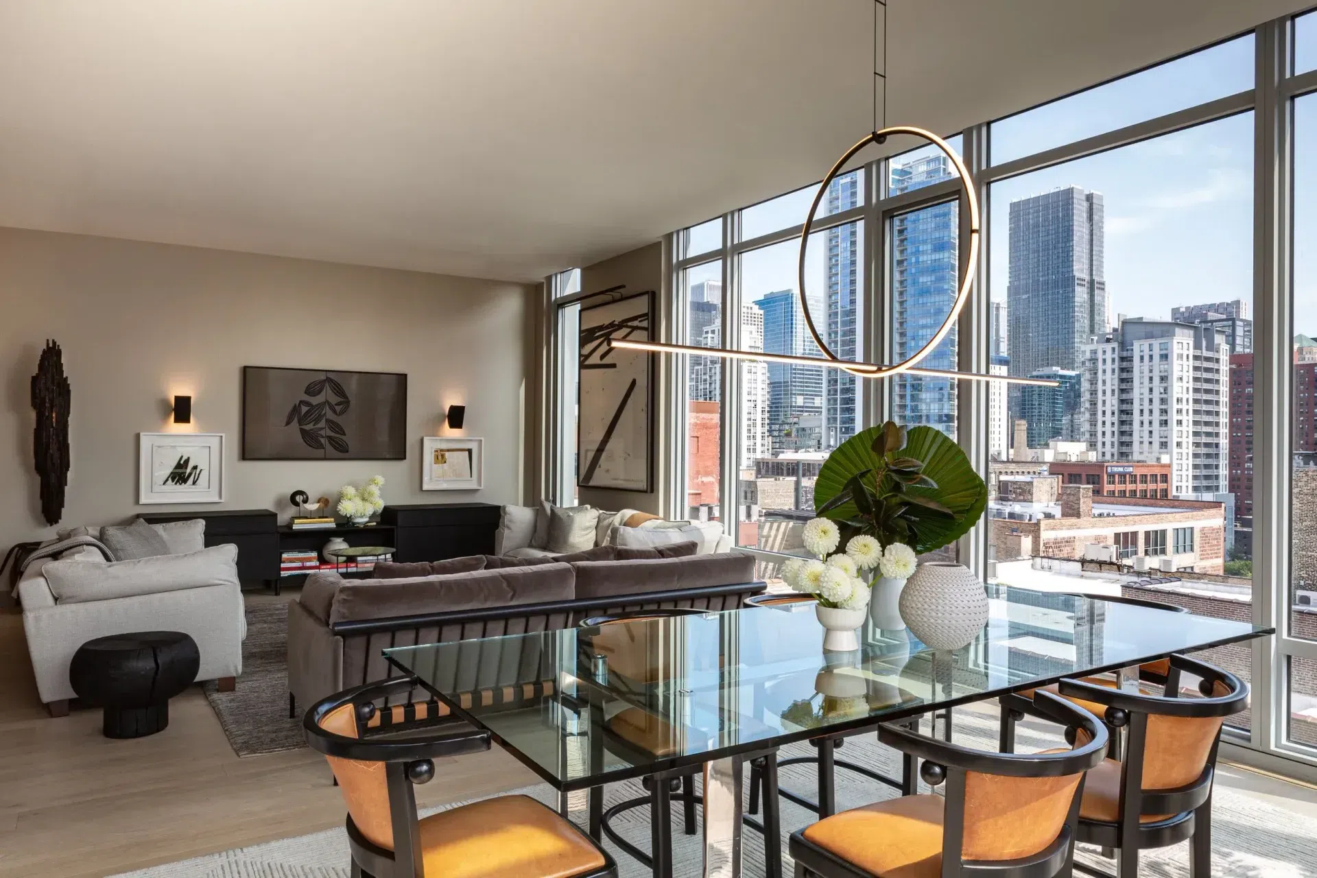 NMI-RiverNorthCondo-DiningRoom-2.webp