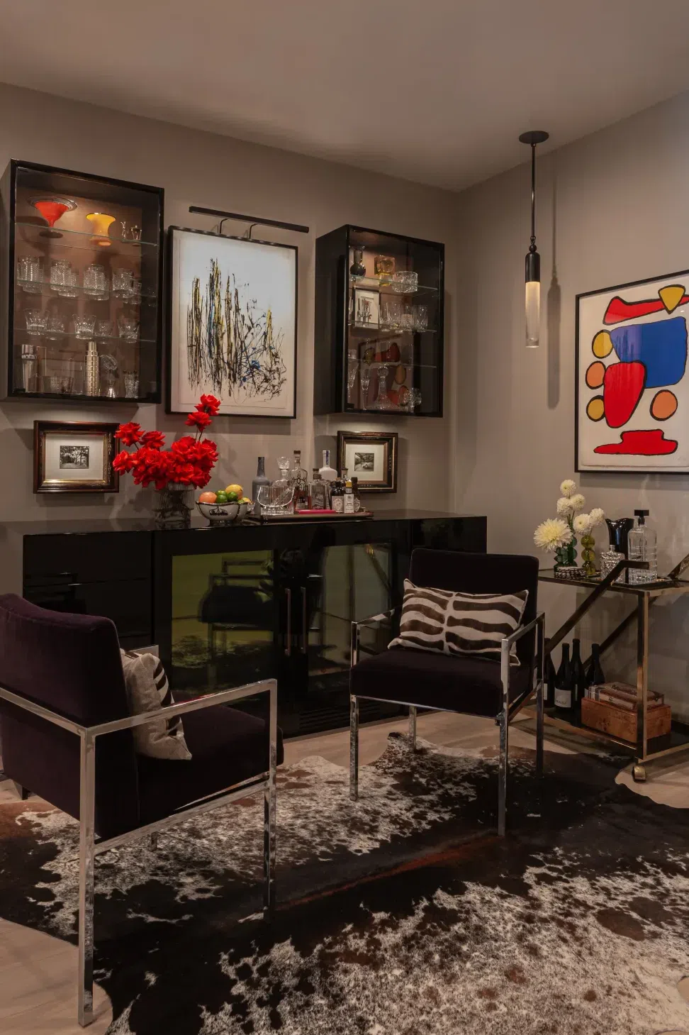NMI-RiverNorthCondo-DryBar-1.webp
