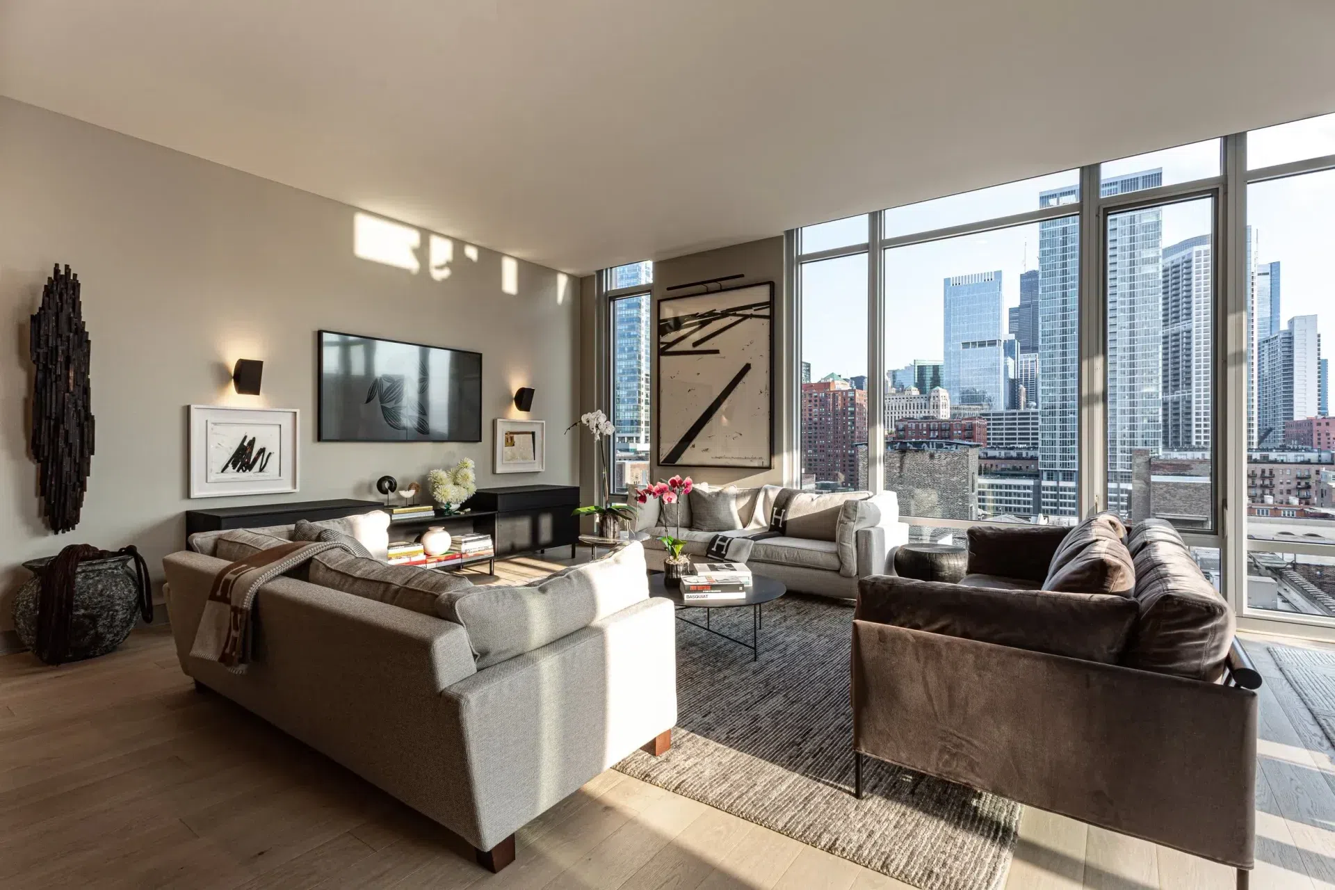 NMI-RiverNorthCondo-LivingRoom-4sm.webp