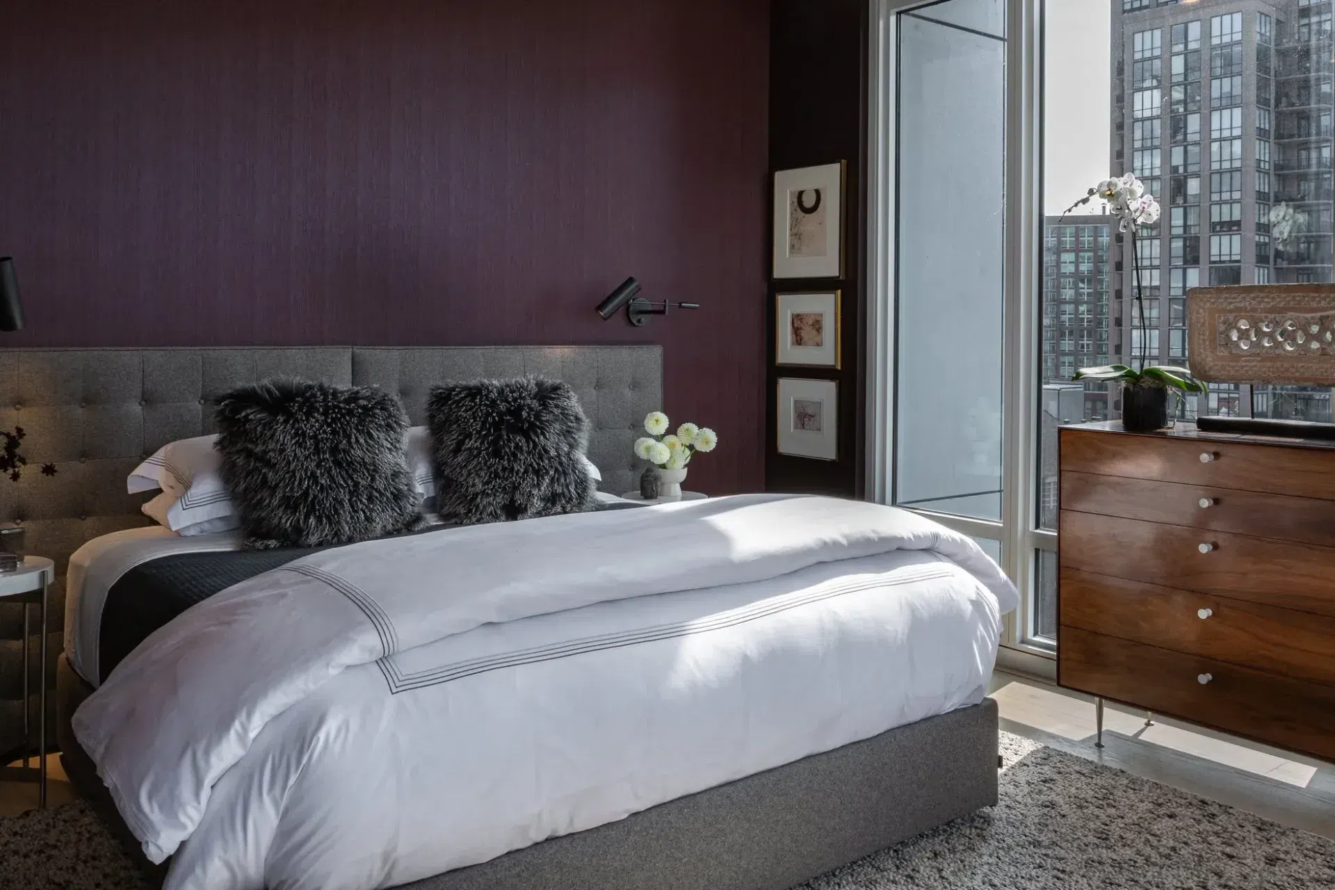 NMI-RiverNorthCondo-PrimaryBedroom-1.webp
