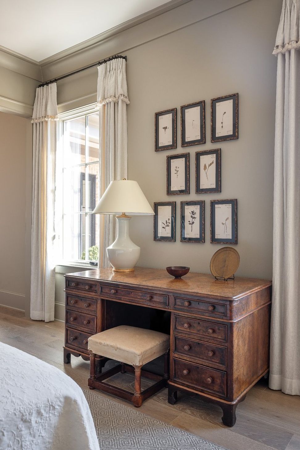 showhomethewarreninteriordesignbedroomwooddeskbotanicalgallerywall-18.jpg