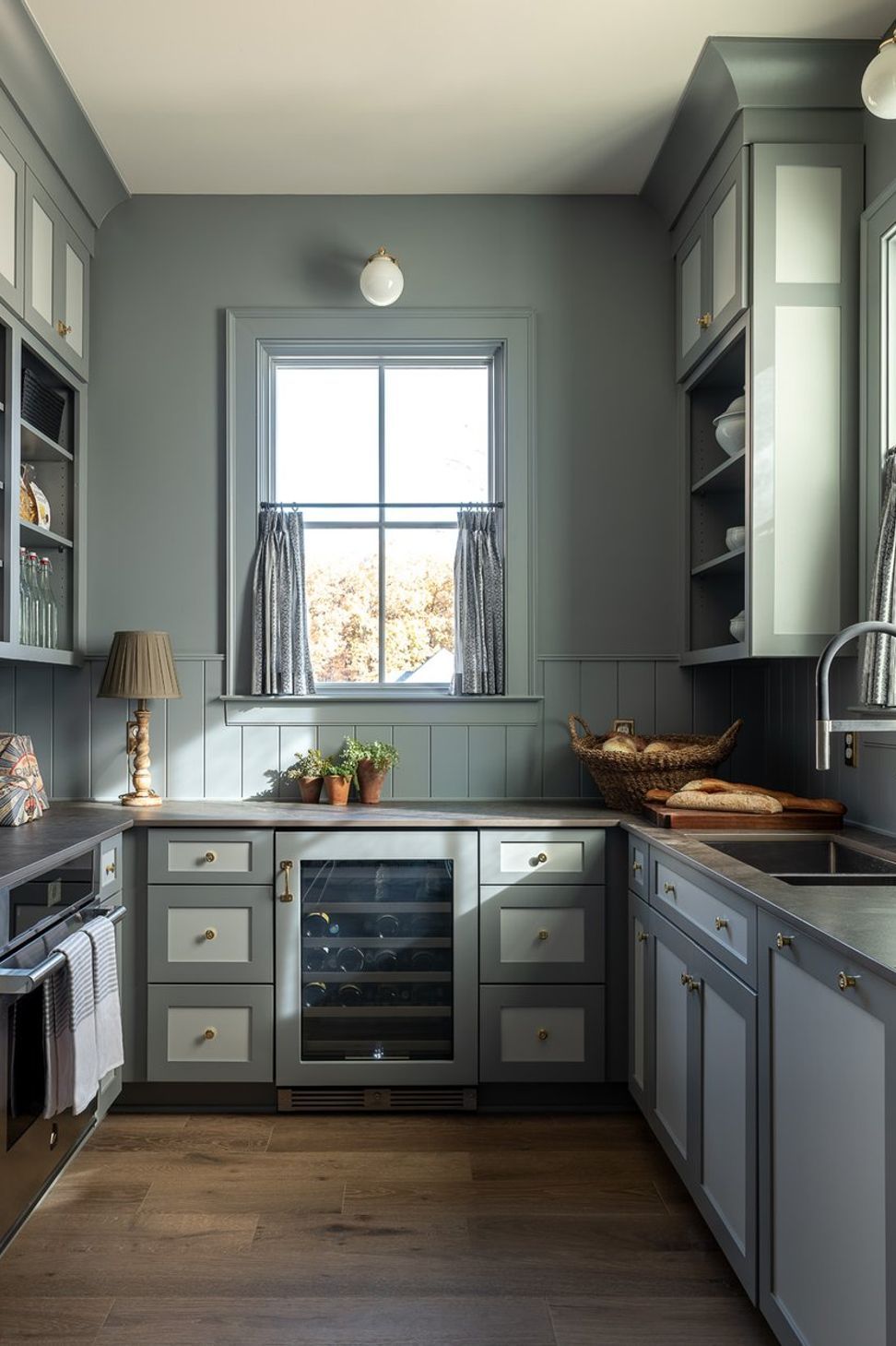 showhomethewarreninteriordesignbutlerpantrywinerefrigerator-10.jpg