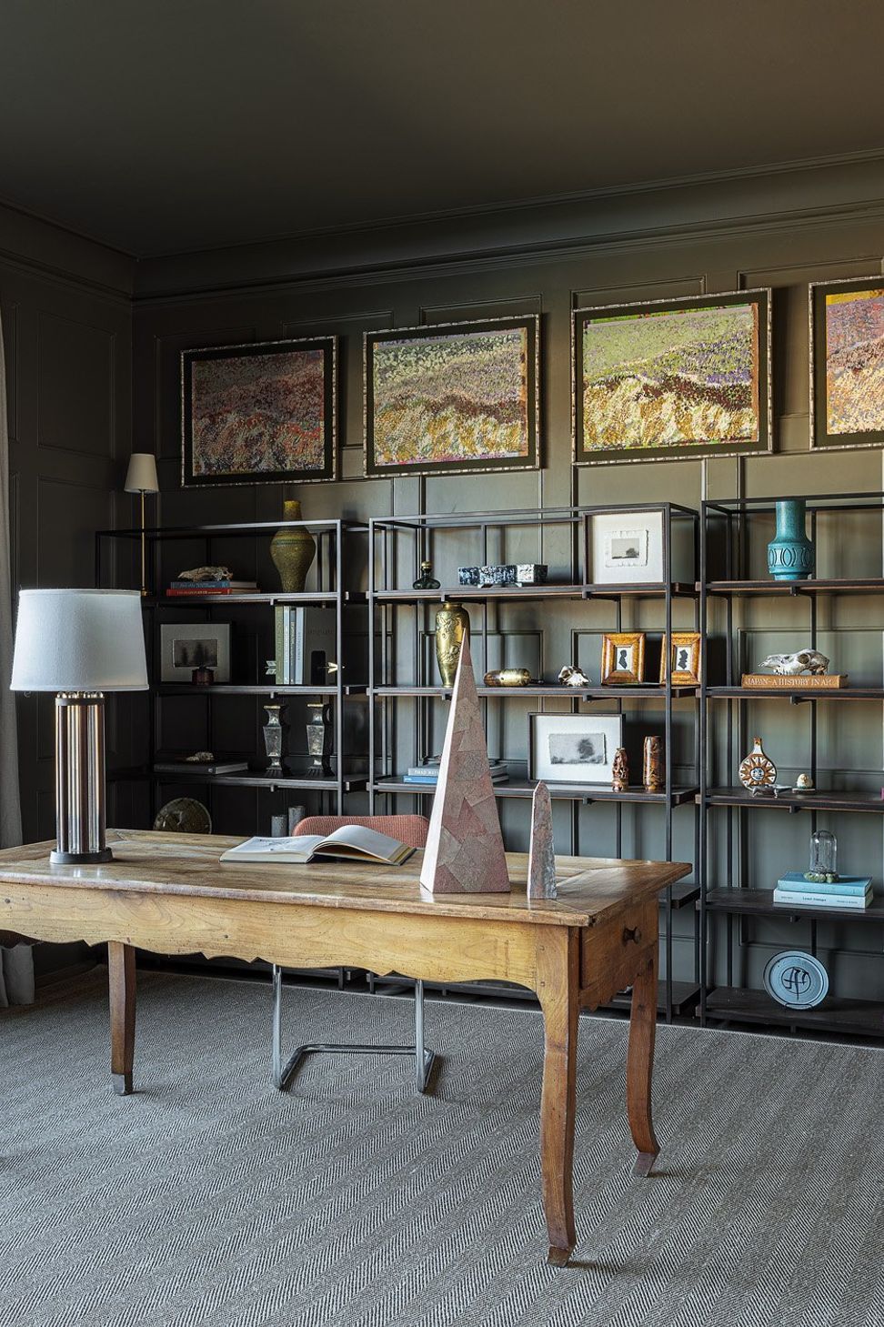 showhomethewarreninteriordesignhomeofficedarkpaneledwalls-20.jpg