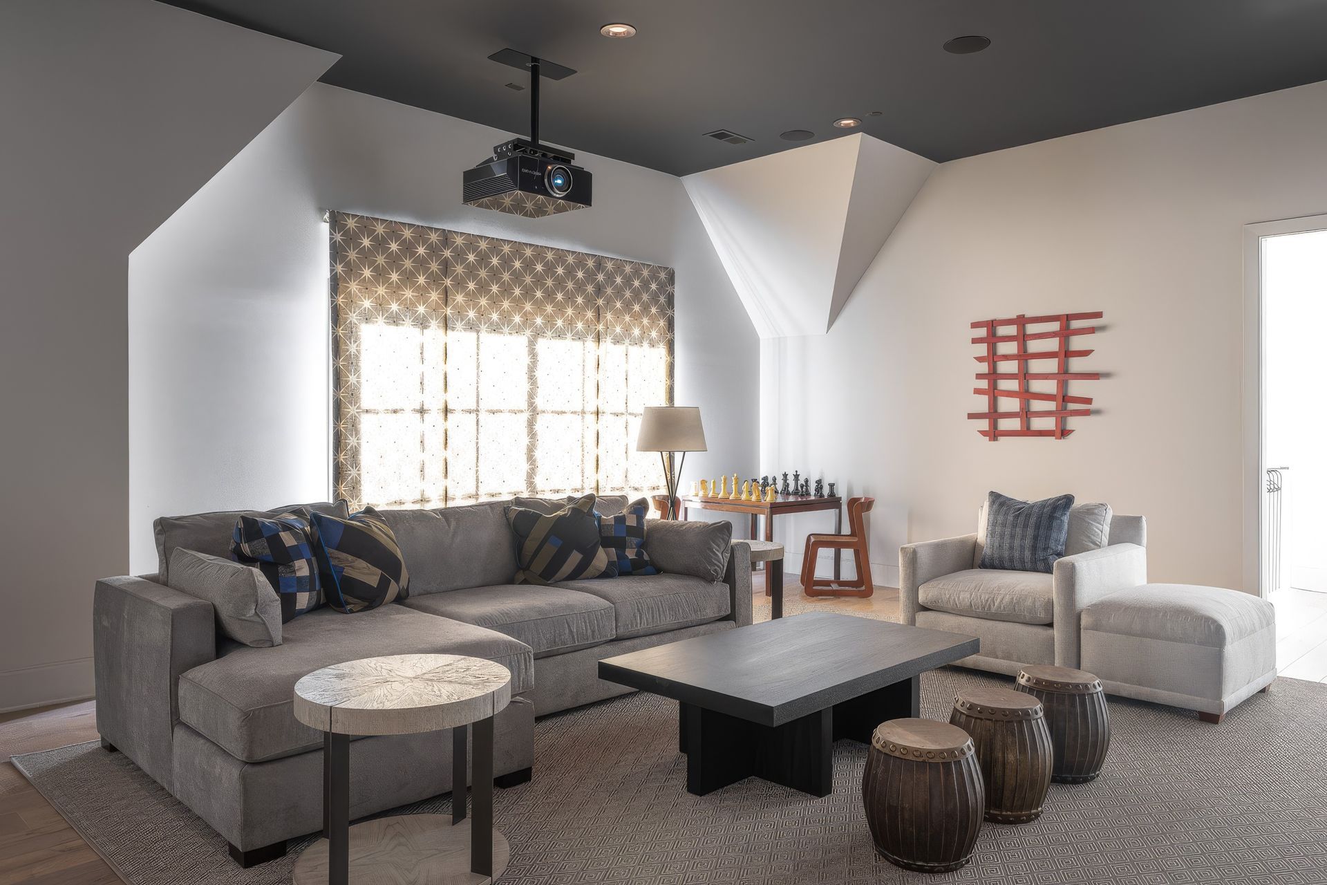 showhomethewarreninteriordesignmediaroomsectionalandprojector-42-upscaled-by-Replicate.jpg