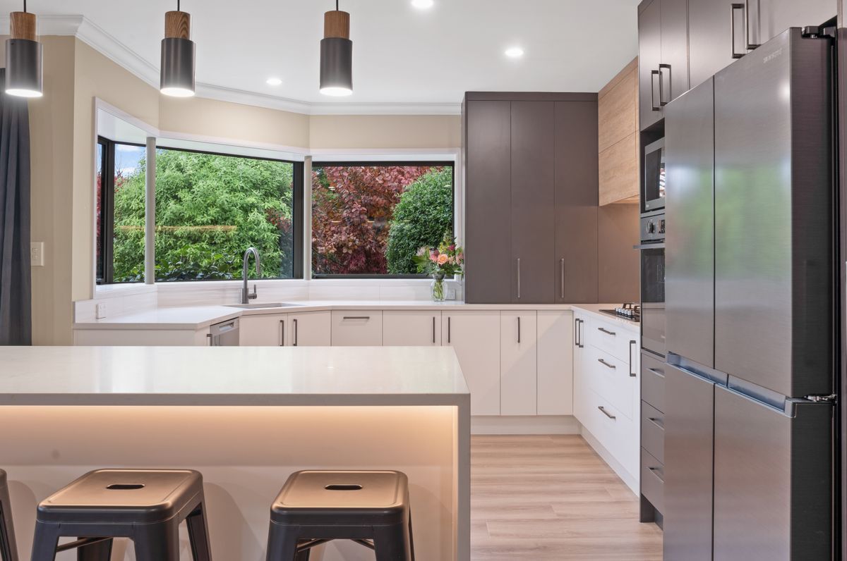 Contemporary Touchtex ZeroLine Kitchen - Burnside