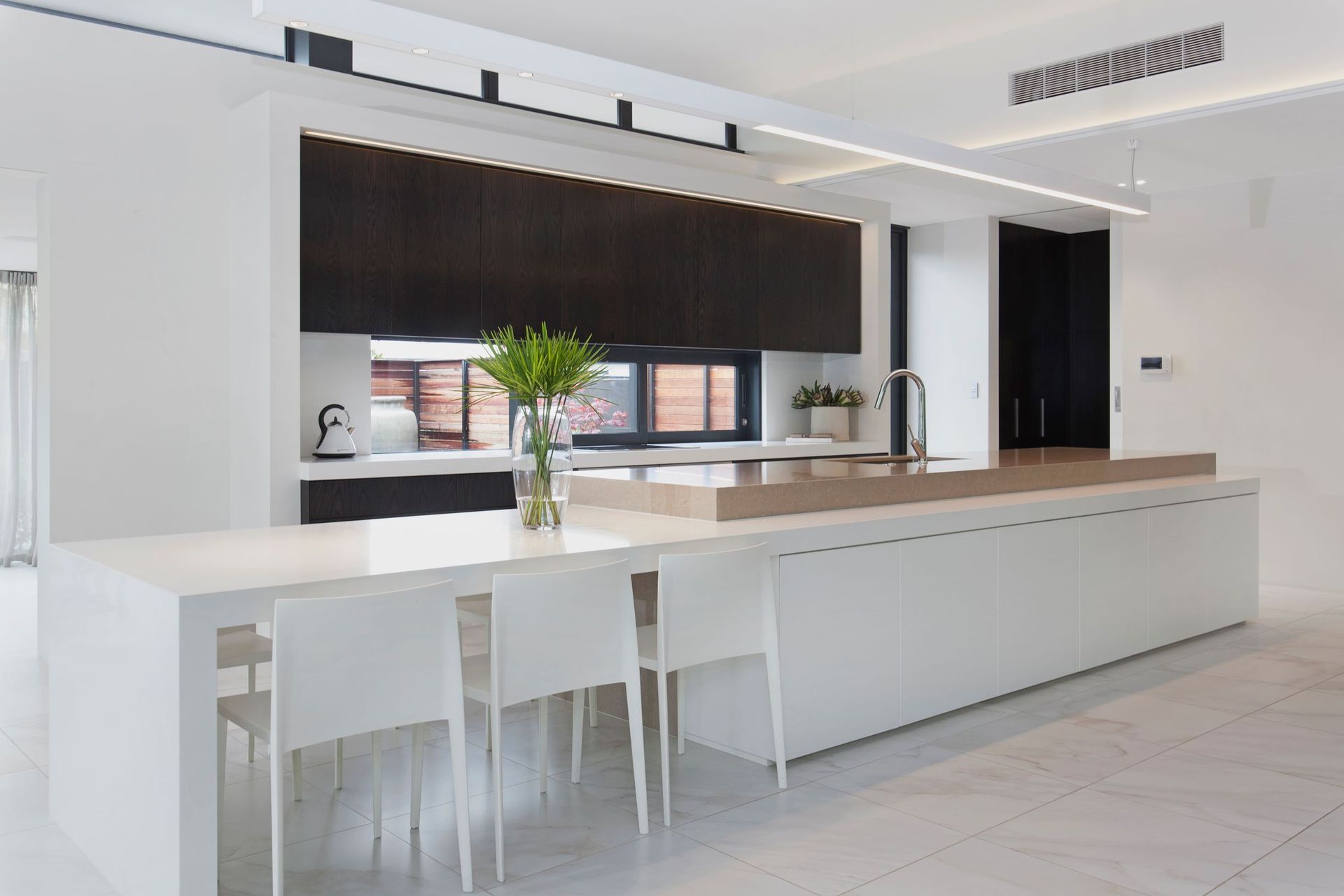 Bestwood Veneer, American White Oak Crown Cut. Design by Emma Gourdie, Lume Design.