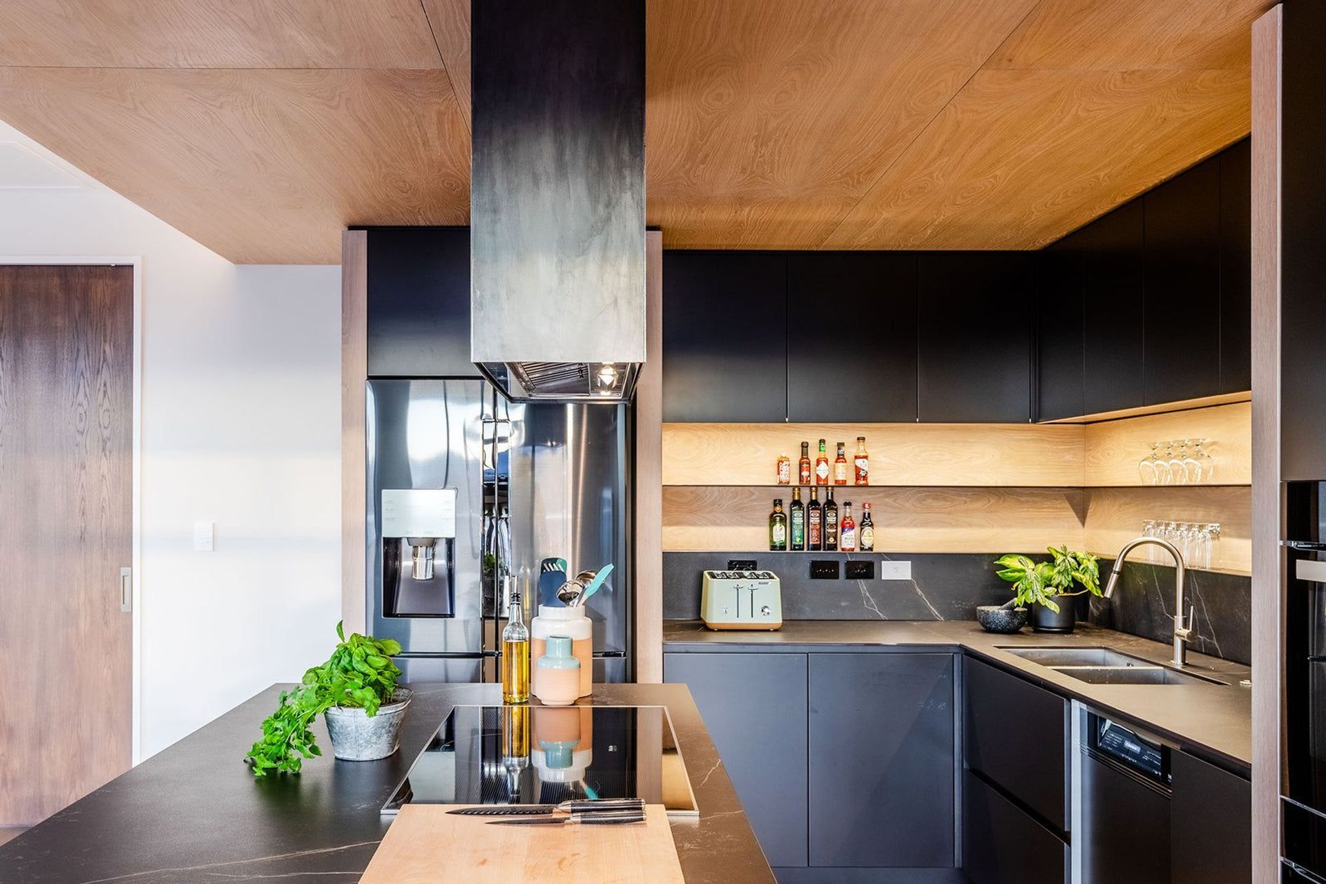 KitchenLiving-31600x.jpg