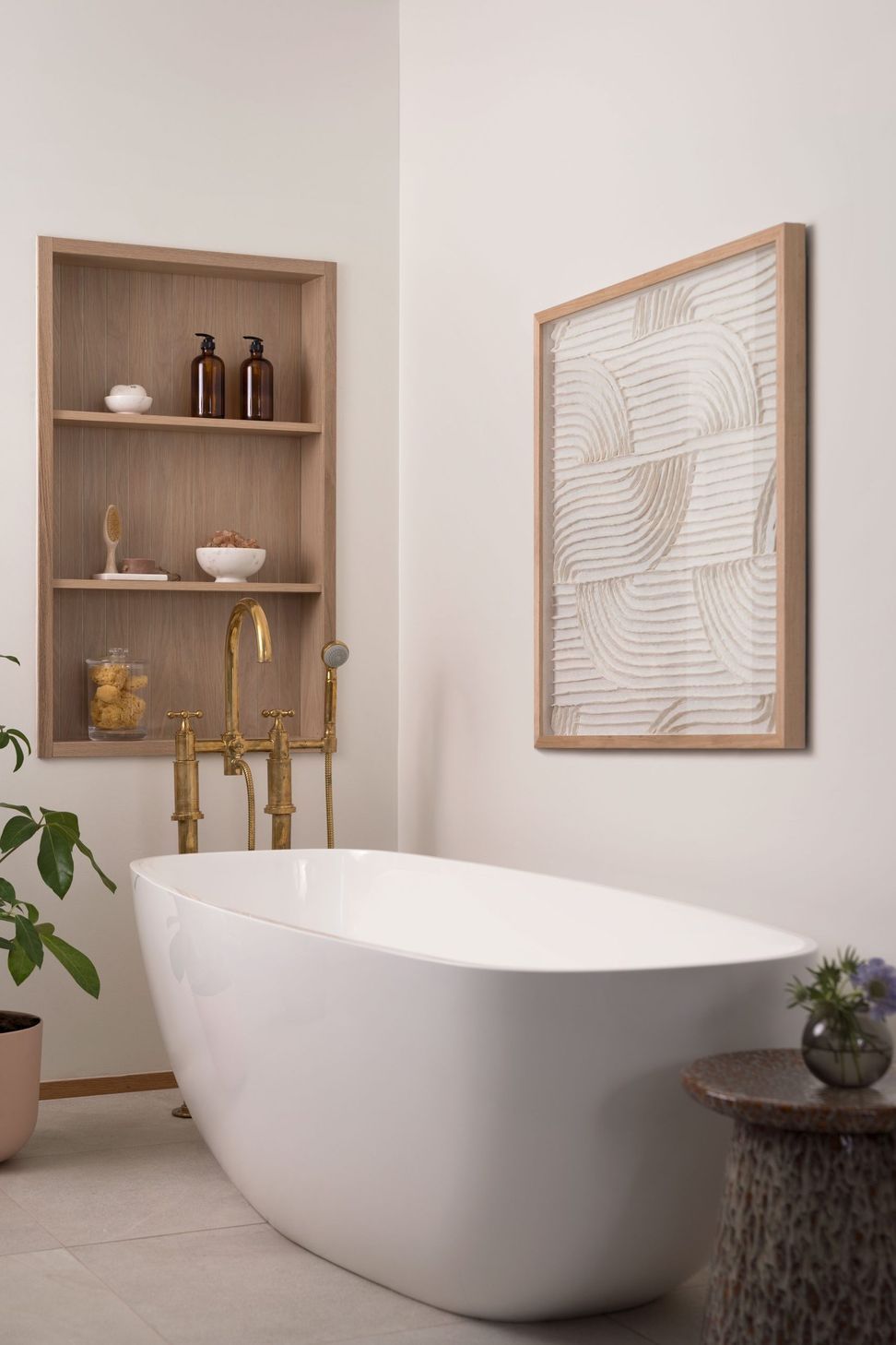Main-Bath-Tub-scaled-portrait-6879b725ec500be67c163e3bd8ca7a23-emlbypq3jiz9.jpg