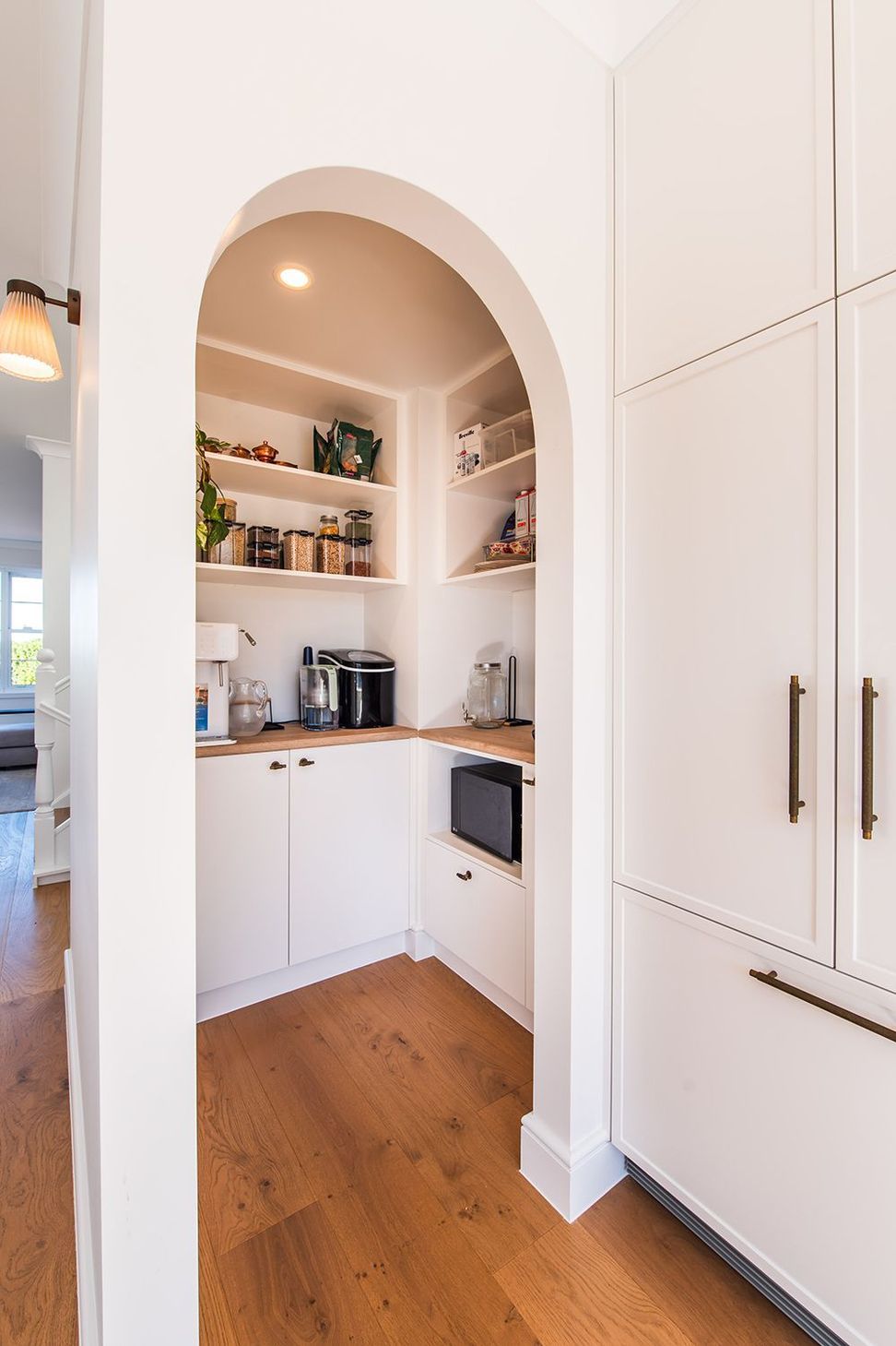 Modern-luxury-kitchen-design-premier-kitchens-sydney-meile-laminex-dulux-elica-16.jpg