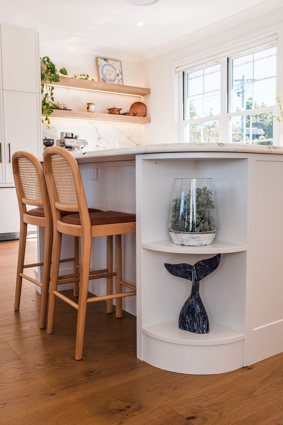 Modern-luxury-kitchen-design-premier-kitchens-sydney-meile-laminex-dulux-elica-30-v2.jpg