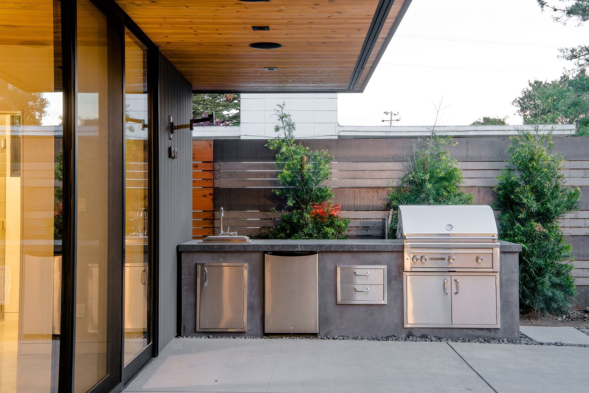 Outdoor-kitchen-use-upscaled-by-Replicate.jpg