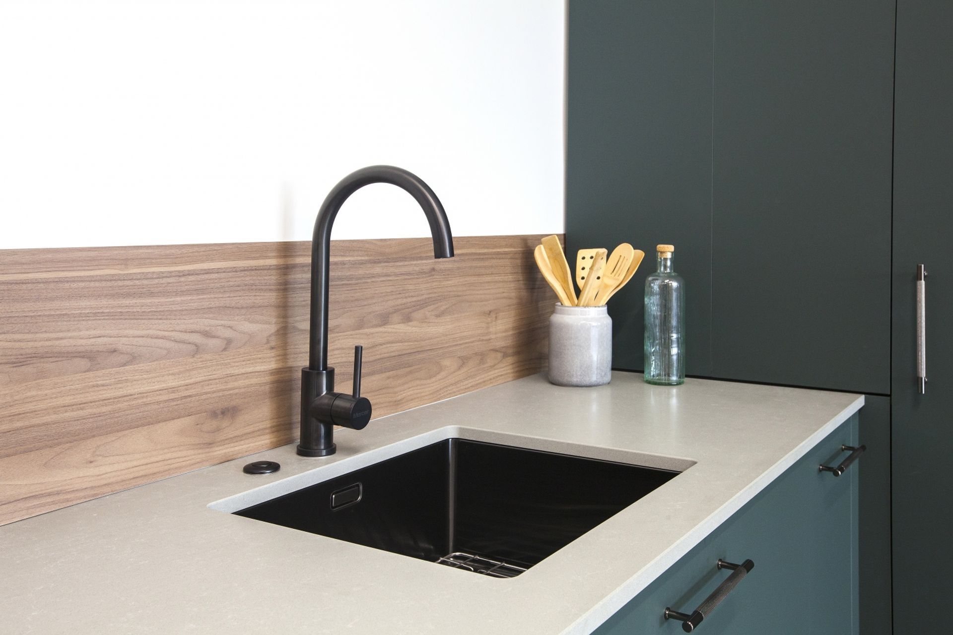 Prime Laminate, Wicked Soft-Matt, Prime Laminate Notaio Walnut Wood-matt, Prime Stone Apollo. Design by Misco Joinery.