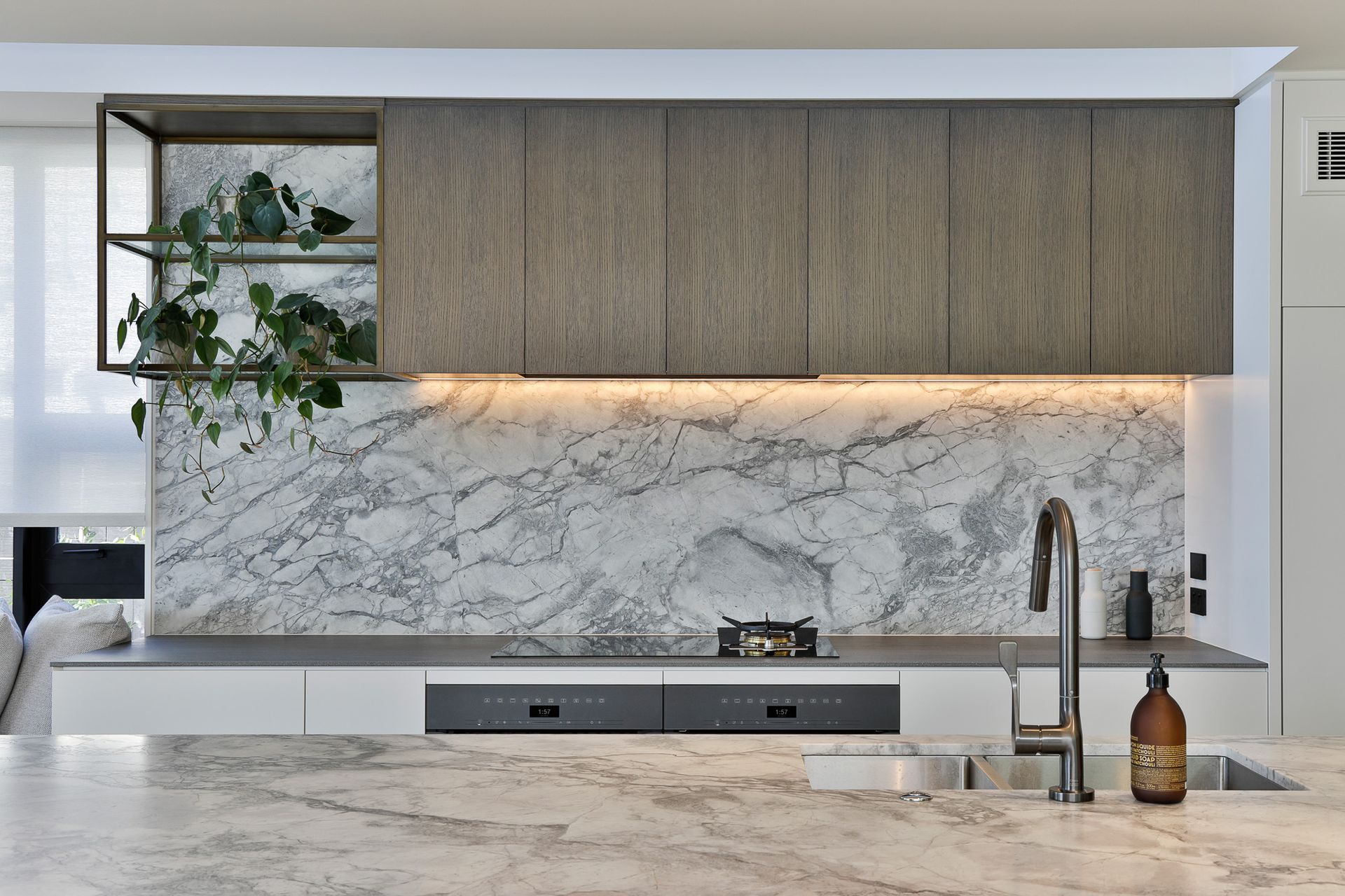 Prime Veneer, American White Oak - Quarter Cut. Designed by Peta Davy from Yellowfox &amp; Craig Hewetson from Hewe Kitchens &amp; Interiors