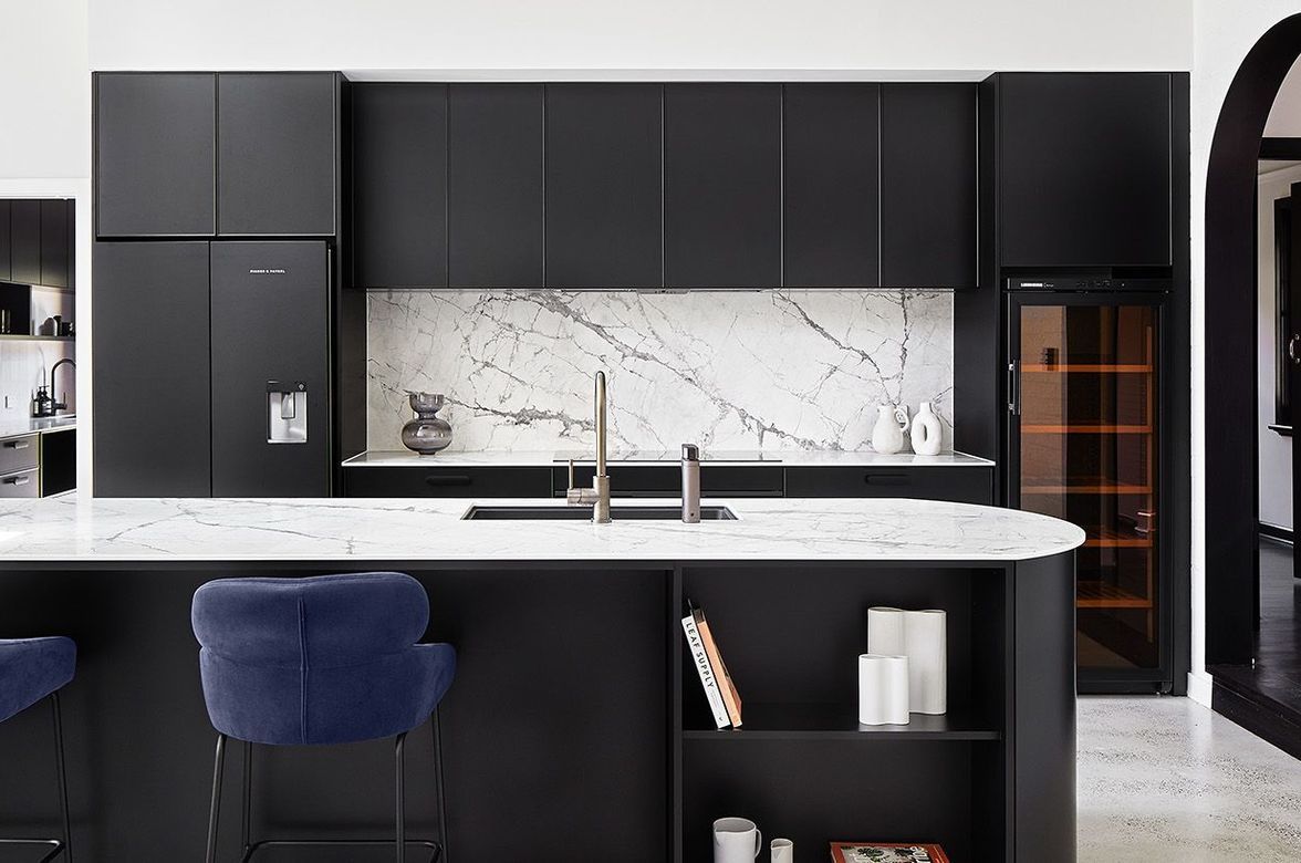 Sophisticated Contrasts in Inglewood