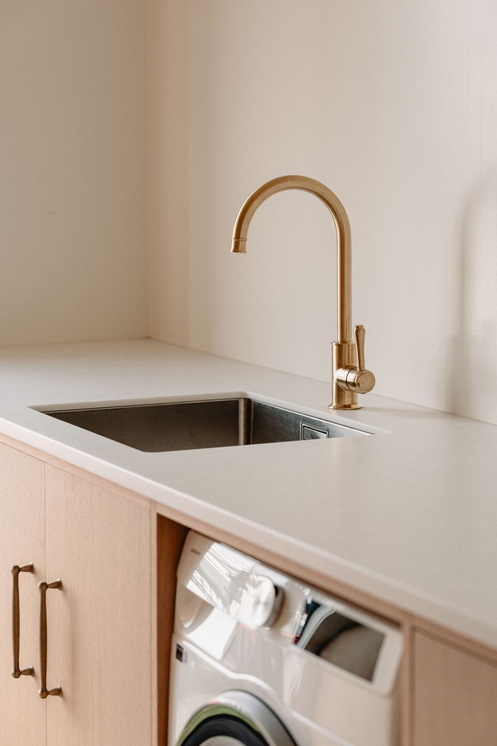 florence-charvin-NATURAL-EDGE-Wigg-kitchen-DSCF2122-v2.jpg