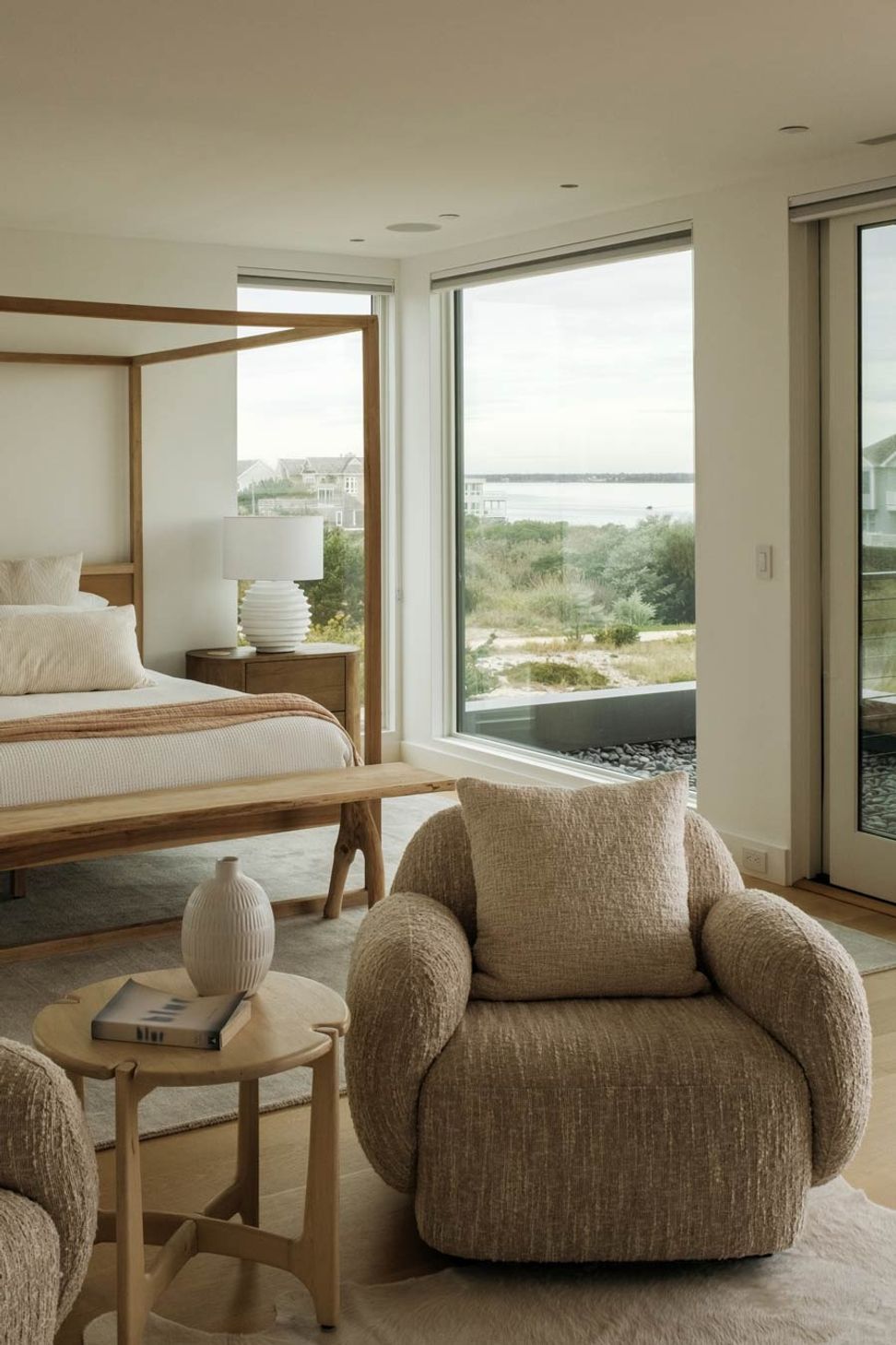 imgi10primary-bedroom-interior-design-in-custom-modern-dune-road-beach-house.jpg