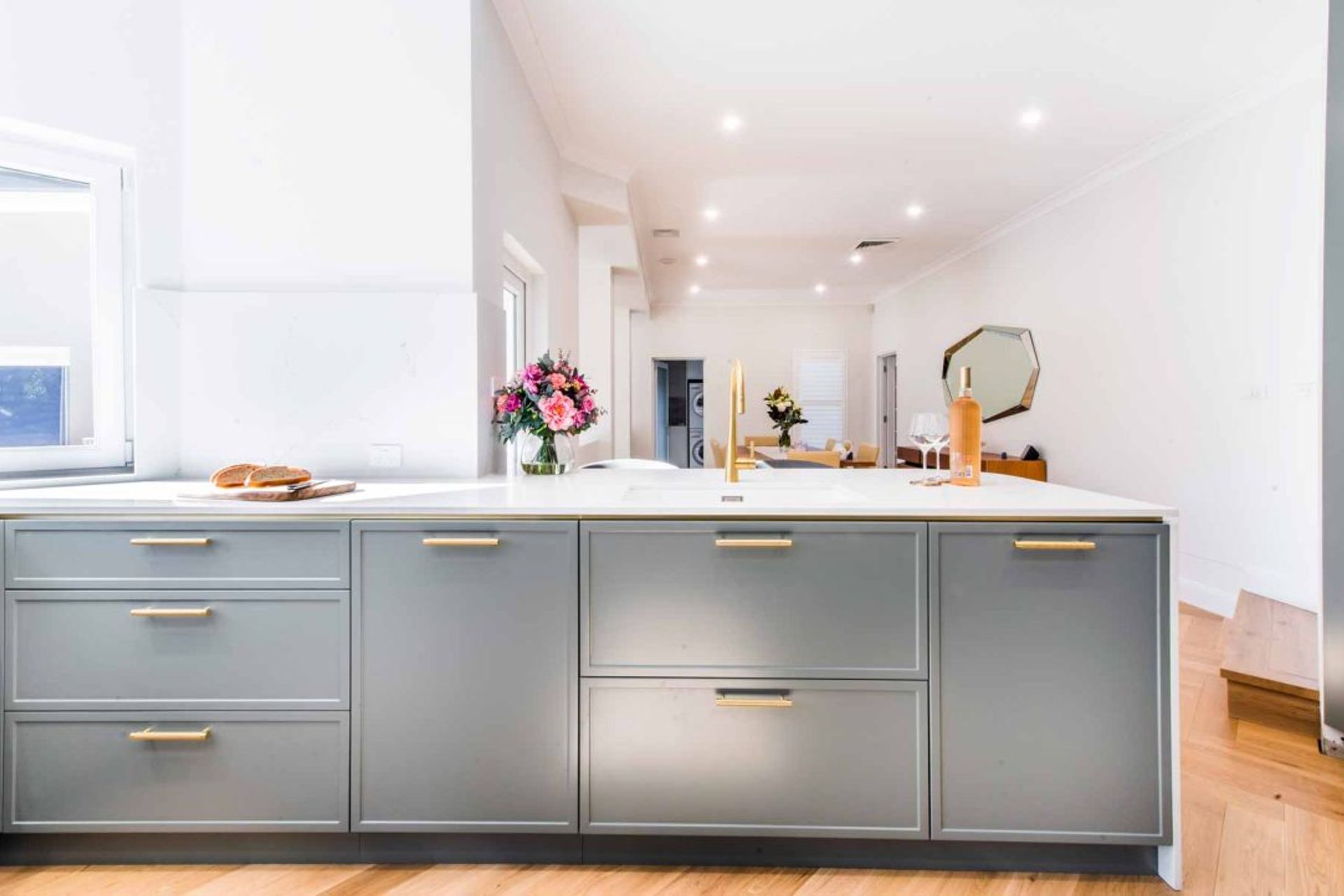 modern-luxury-kitchen-design-premier-kitchens-stone-benchtop-renovations-neff-appliances-3-1084x721.jpg