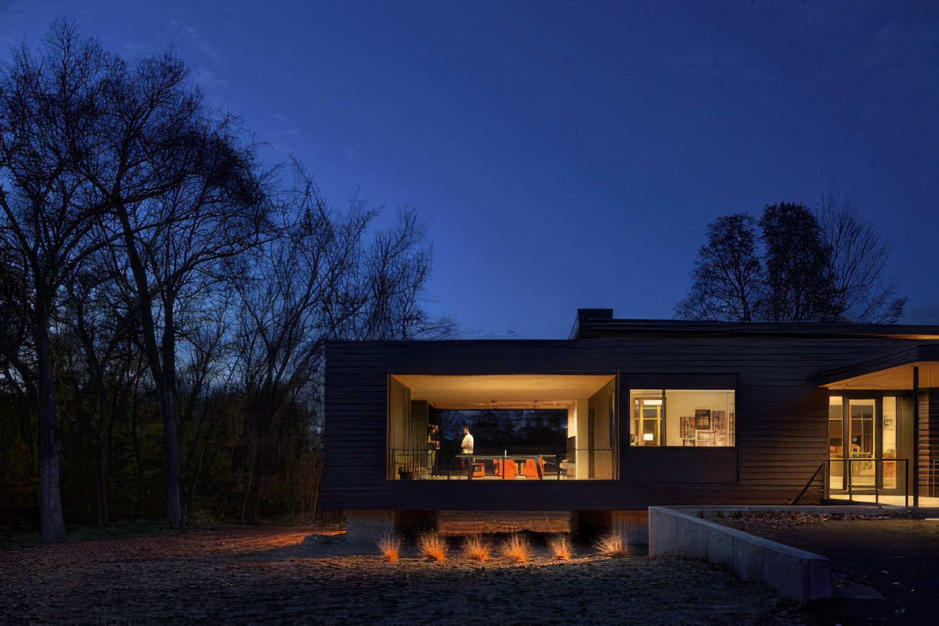02Unfold709PPRoundThreePhotographyNightPorch-upscaled-by-Replicate.jpg