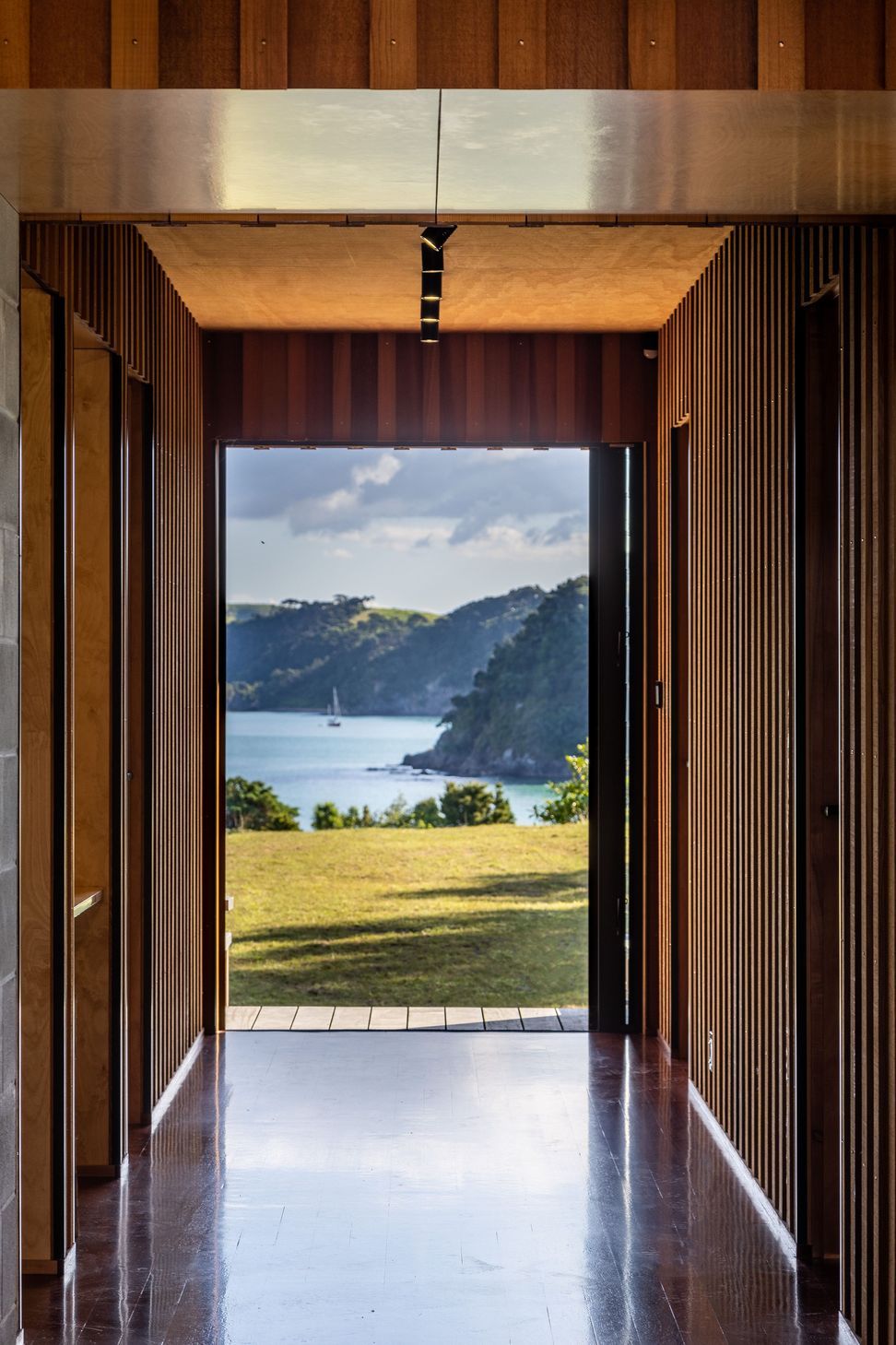 71RIDGE-RETREATSOUTH-VISTAPaul-McCreadie.jpg