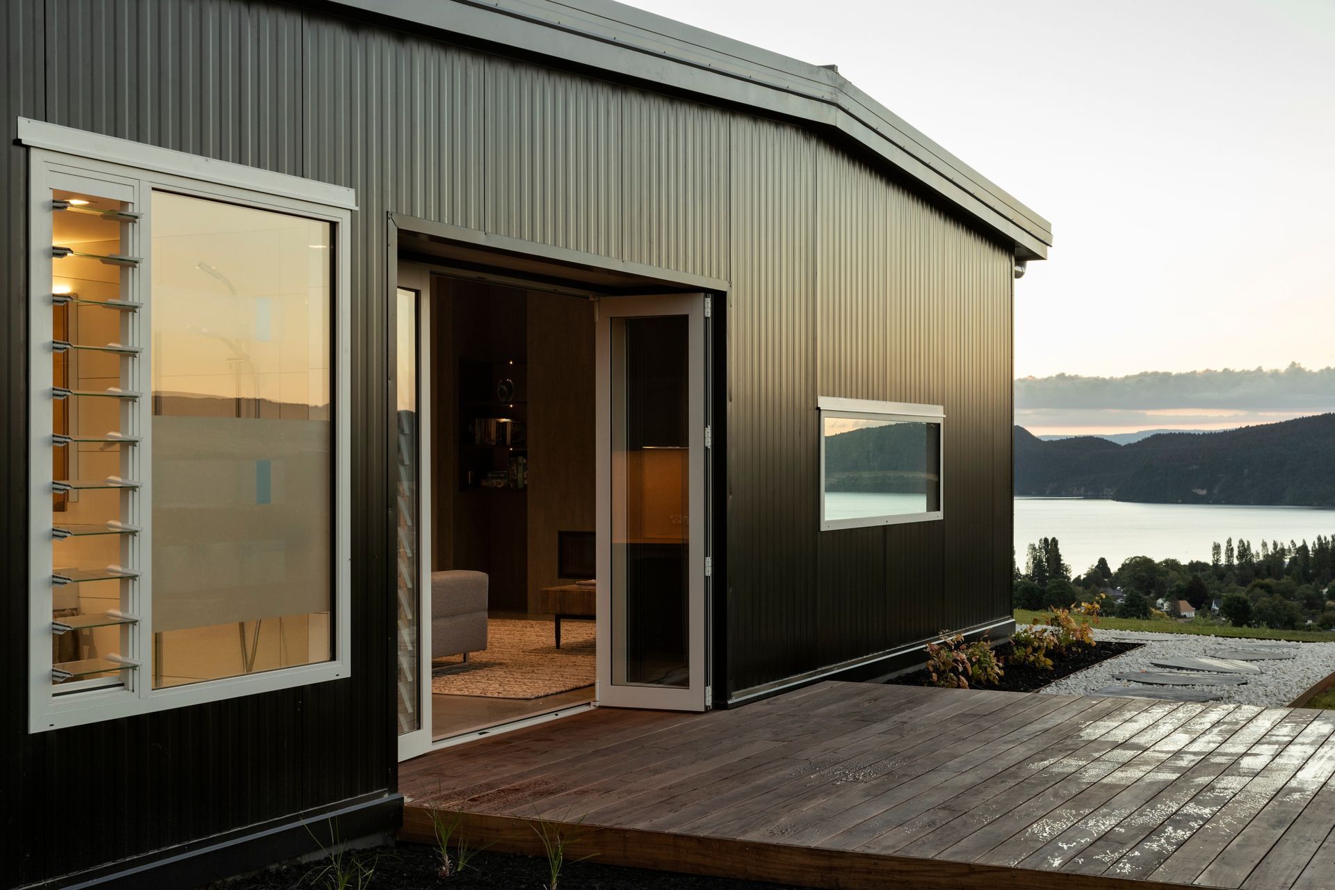 COLORSTEEL-Trapezoidal-Ebony-Titania-Kinloch-House-1-ap-compressed.jpg