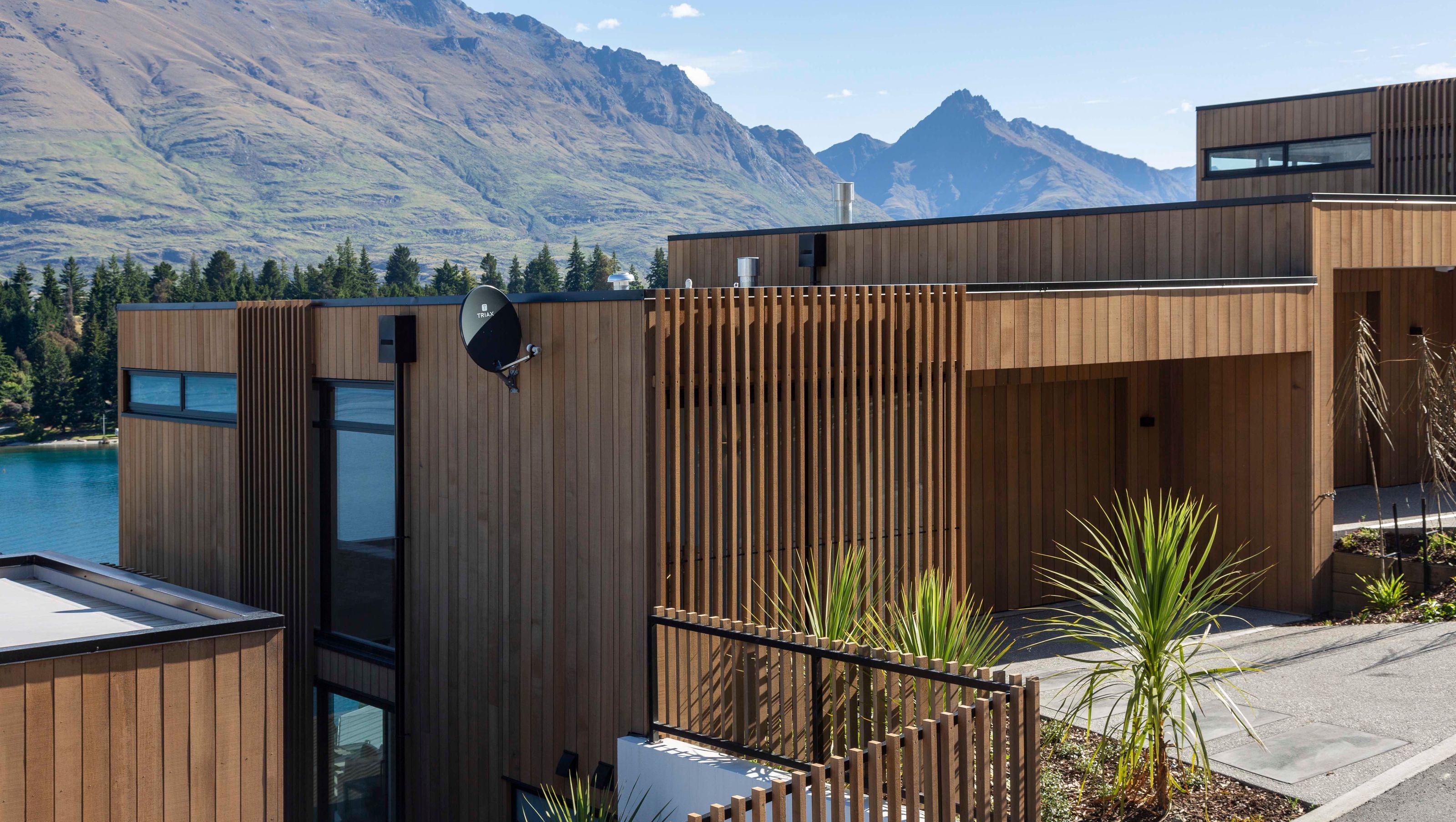 Queenstown Lakeside Villa
