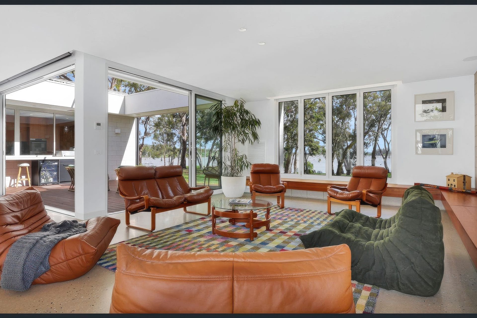 Living-gigapixel-standard-v2-14x.jpeg