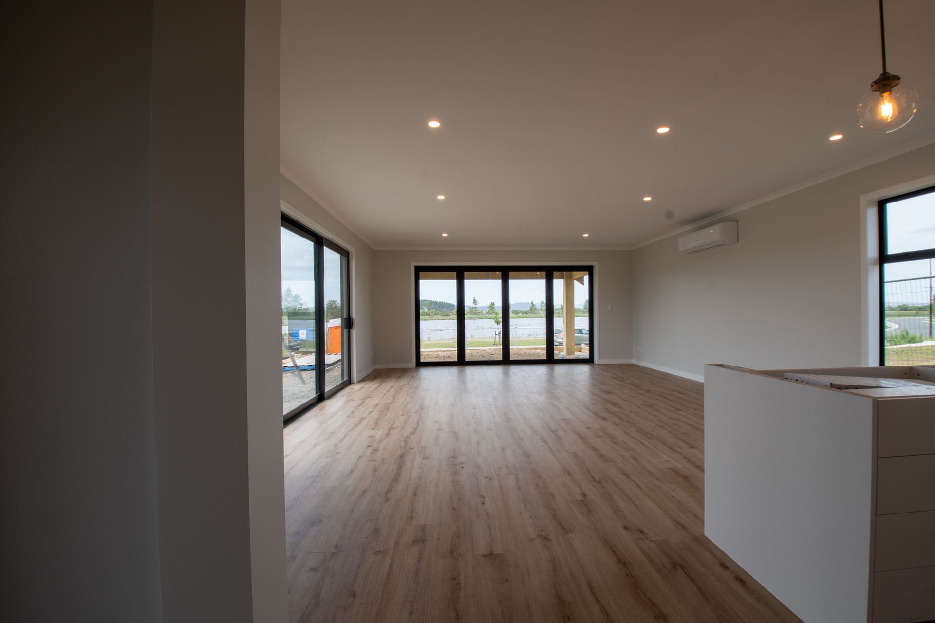 Lakeside, 45 Whites Way - Invest